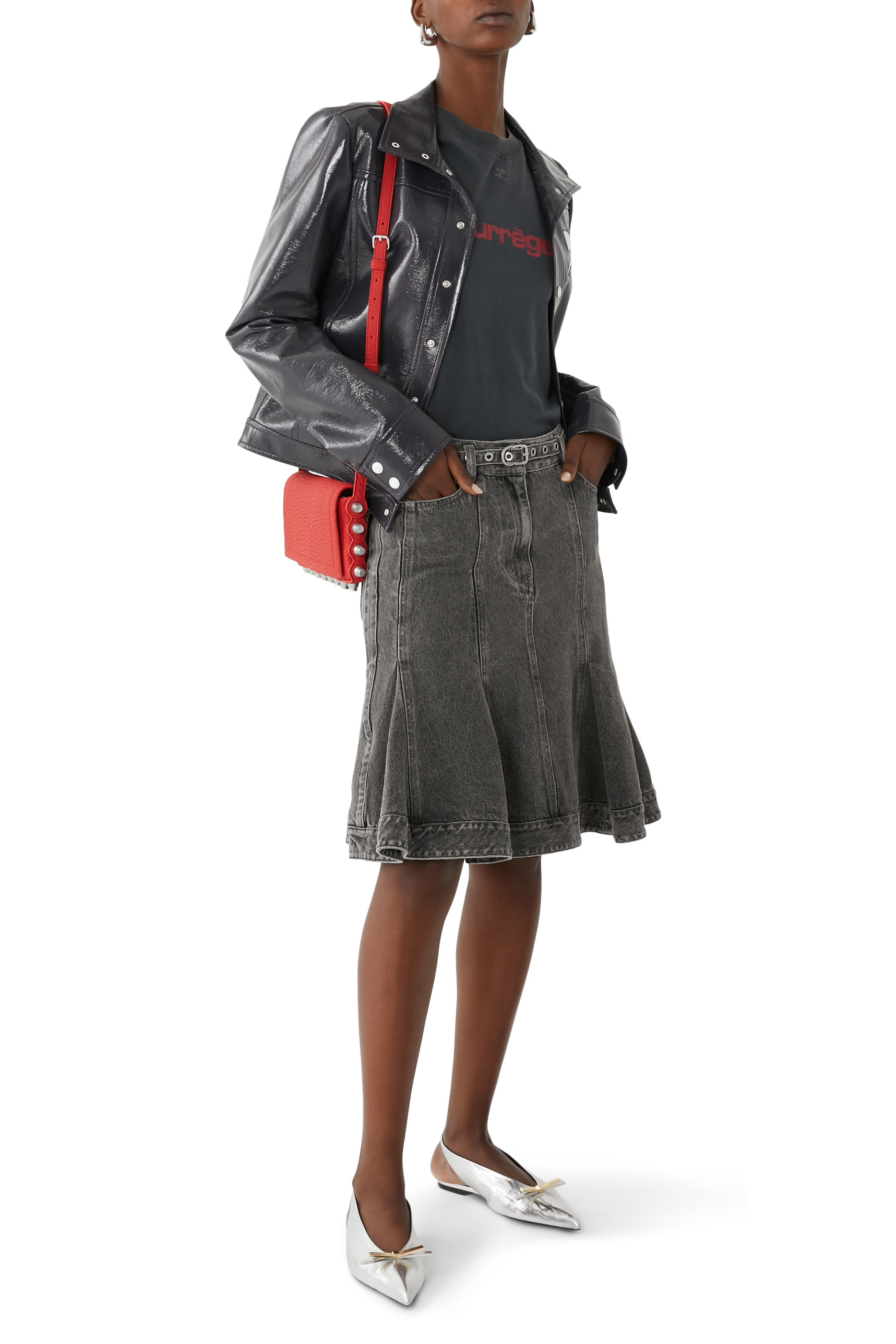 تيشيرت ايه سي بنقشة وأحجار