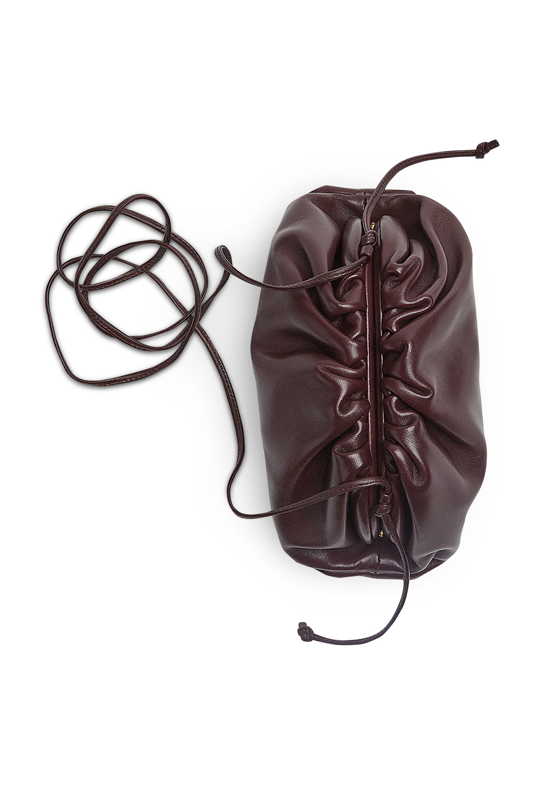 حقيبة صغيرة بتصميم مجدول