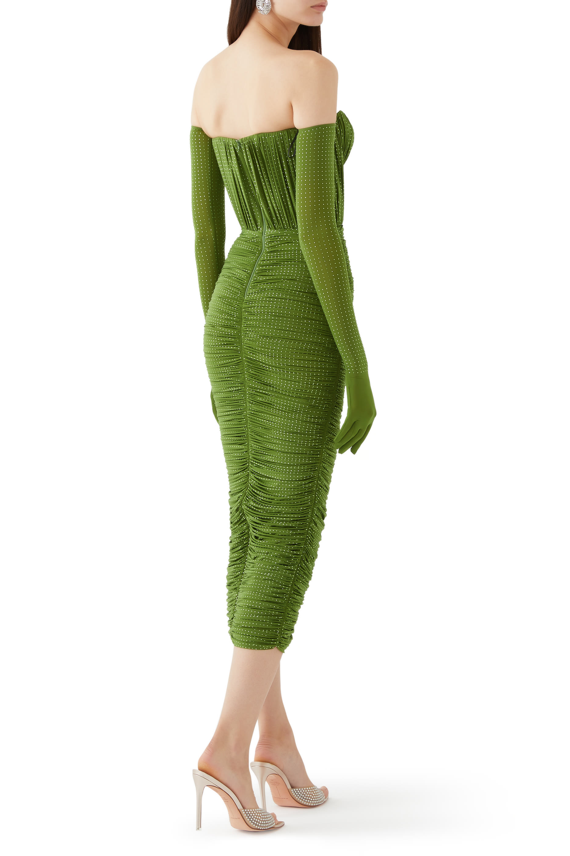 فستان بدون حمالات بكشكش مرصع بكريستال