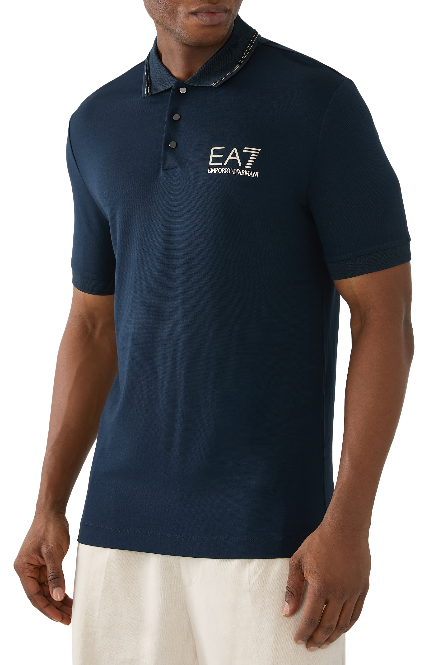 قميص بولو بأكمام قصيرة ورقعة بشعار الماركة