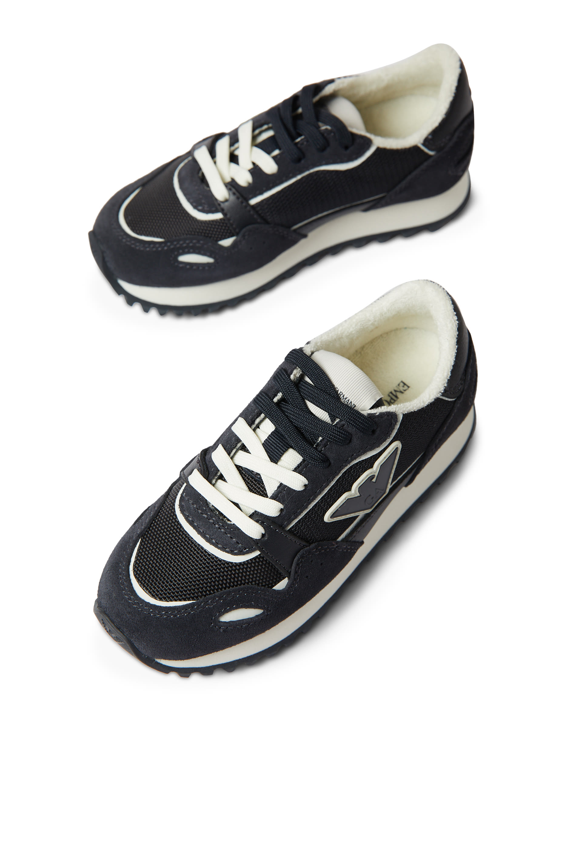 سنيكرز بشعار الماركة للأطفال