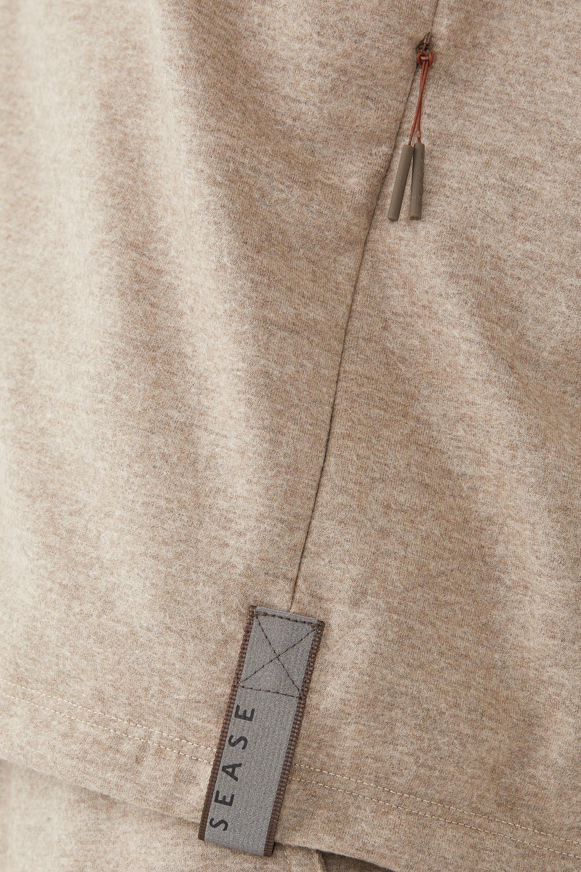 هودي بتصميم سويت شيرت بسحاب