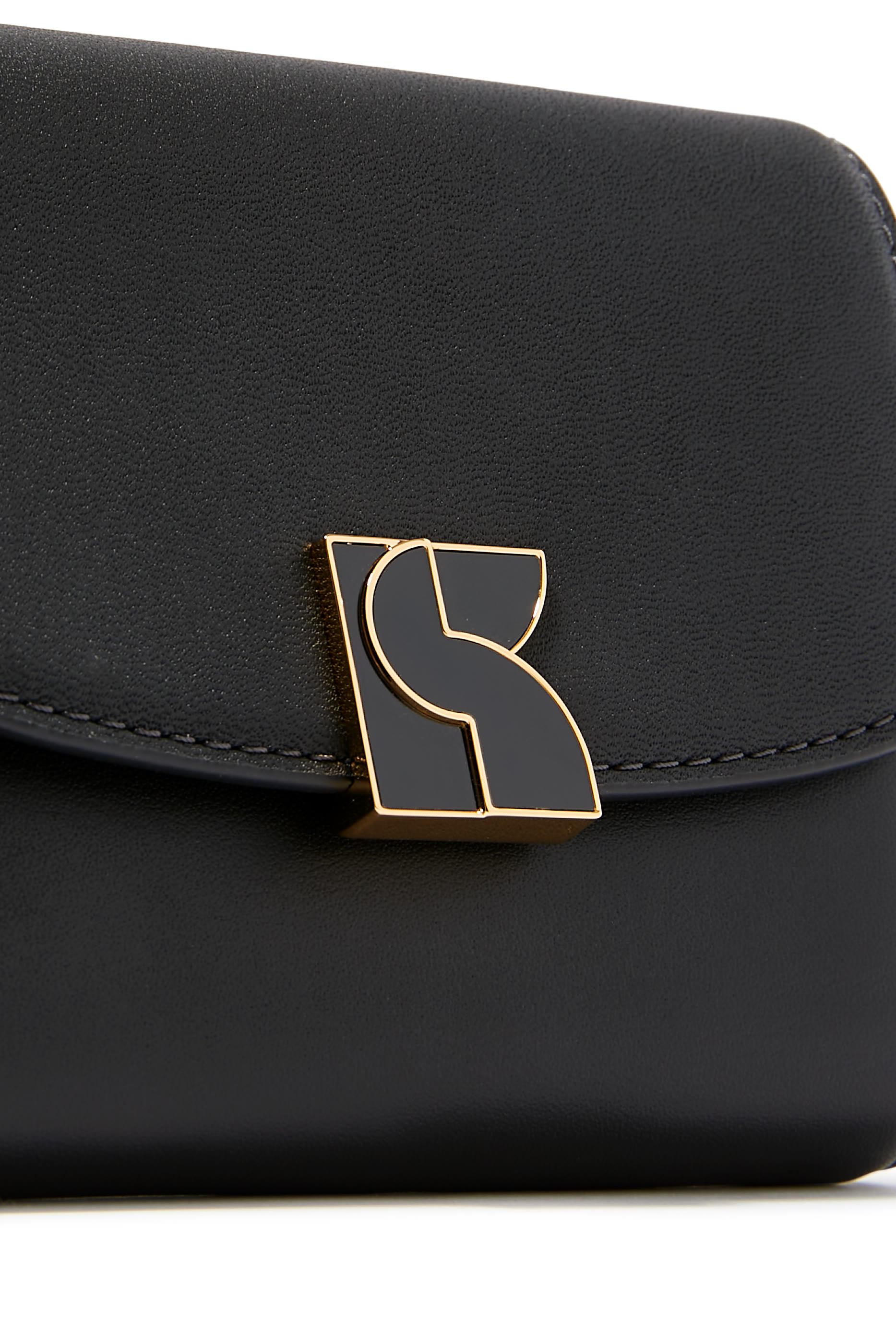 محفظة داكوتا بتصميم ثنائي الطي بغطاء قلاب