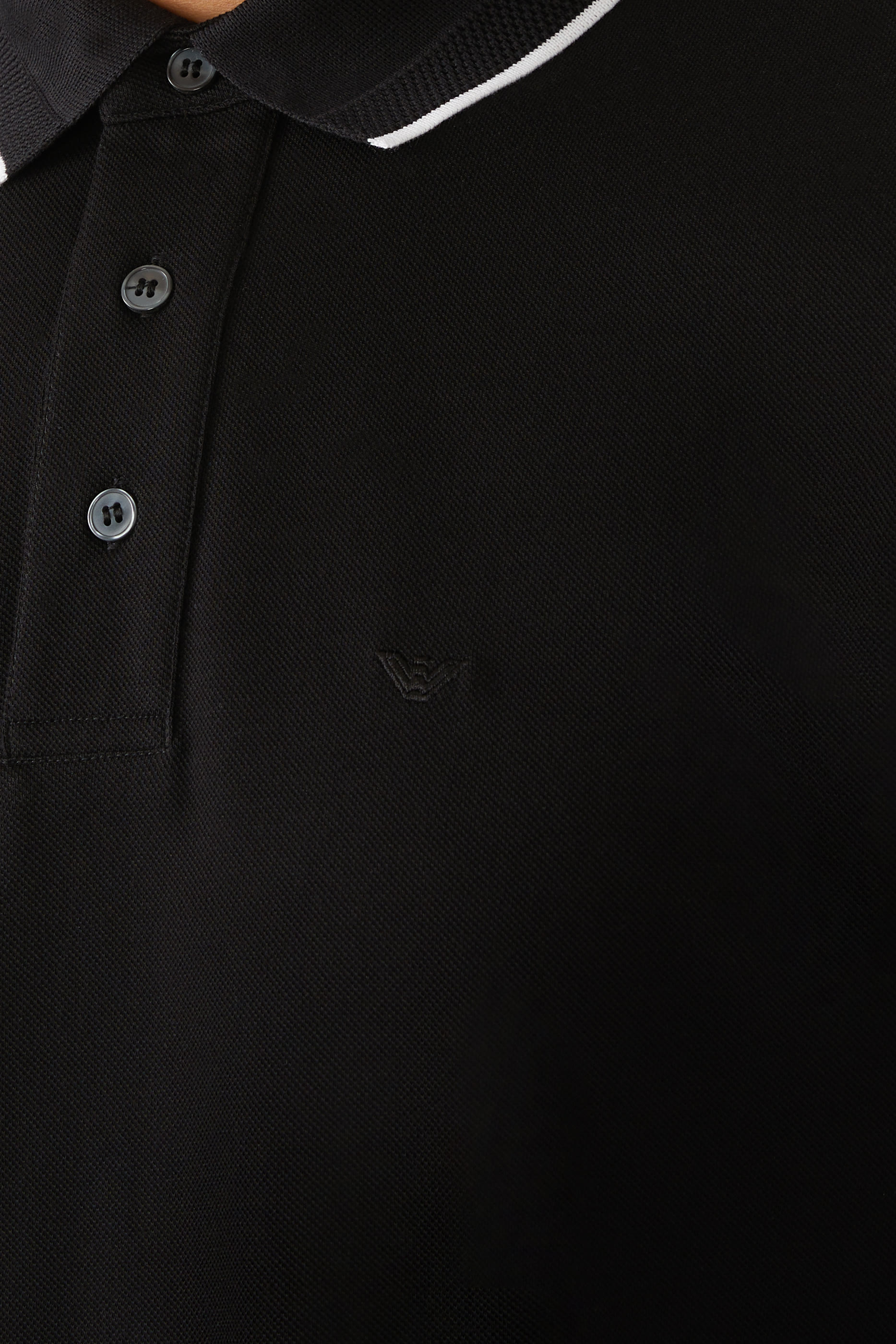 قميص بولو بشعار الماركة بحجم صغير