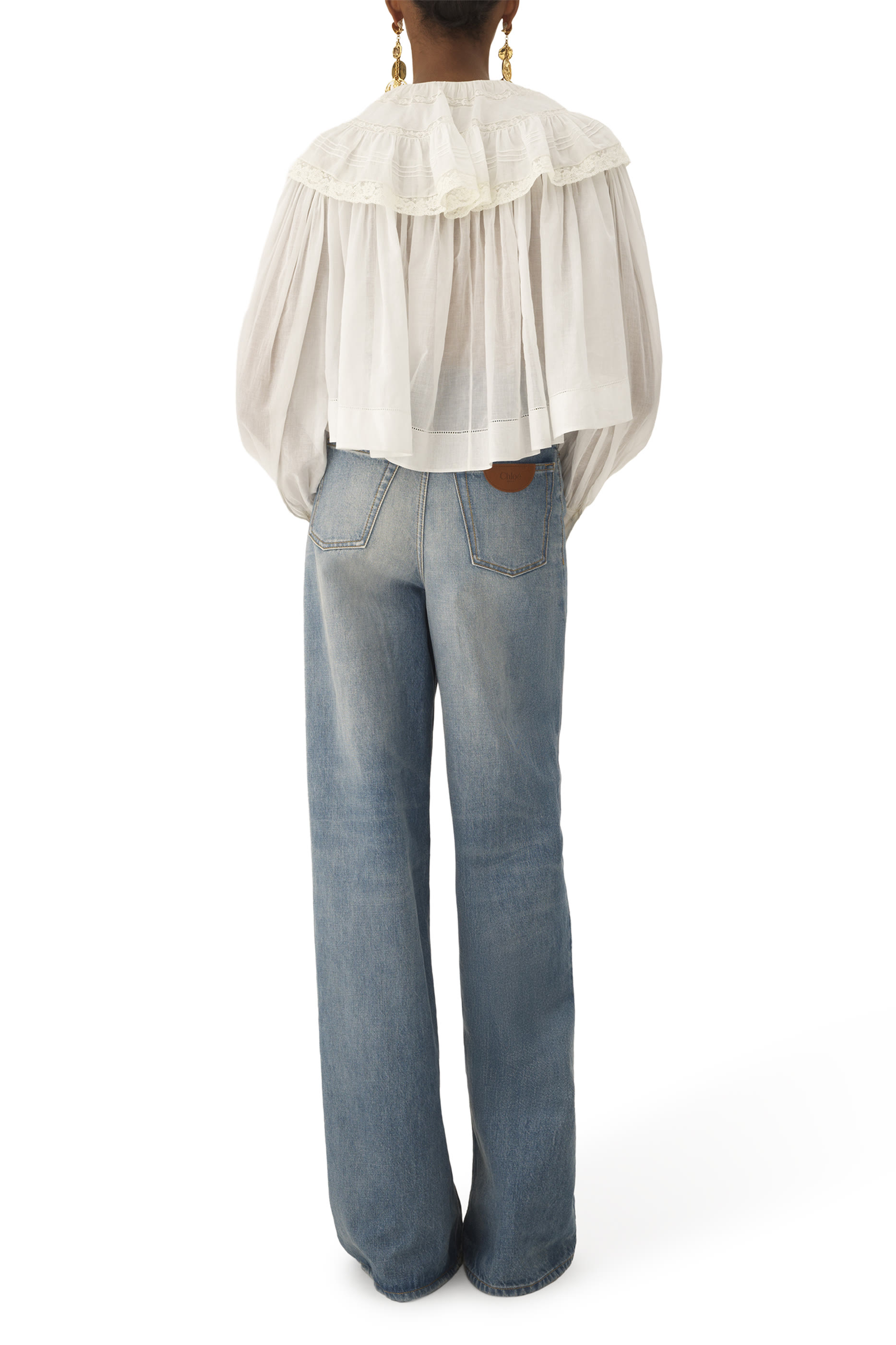 بلوزة قصيرة مزينة بكشكش