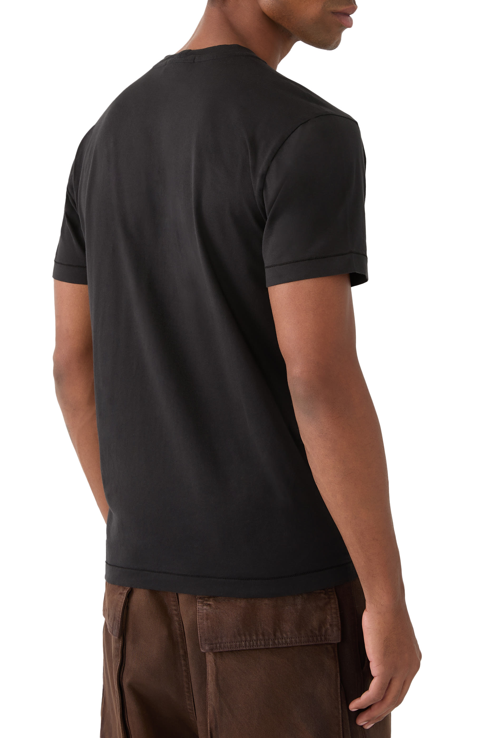 تيشيرت مزين برقعة بوصلة بشعار الماركة