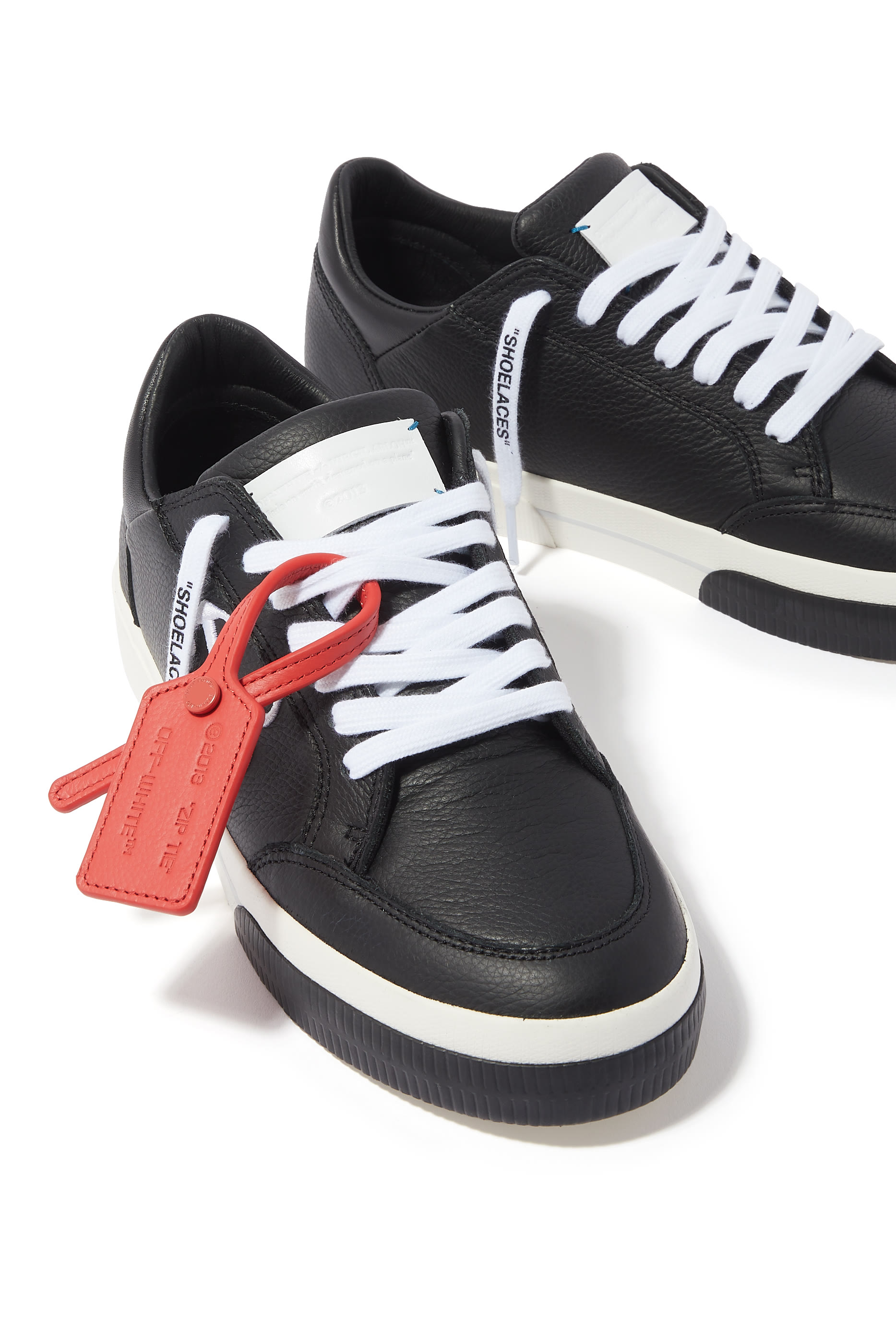 سنيكرز نيو مفلكن أسفل الكاحل