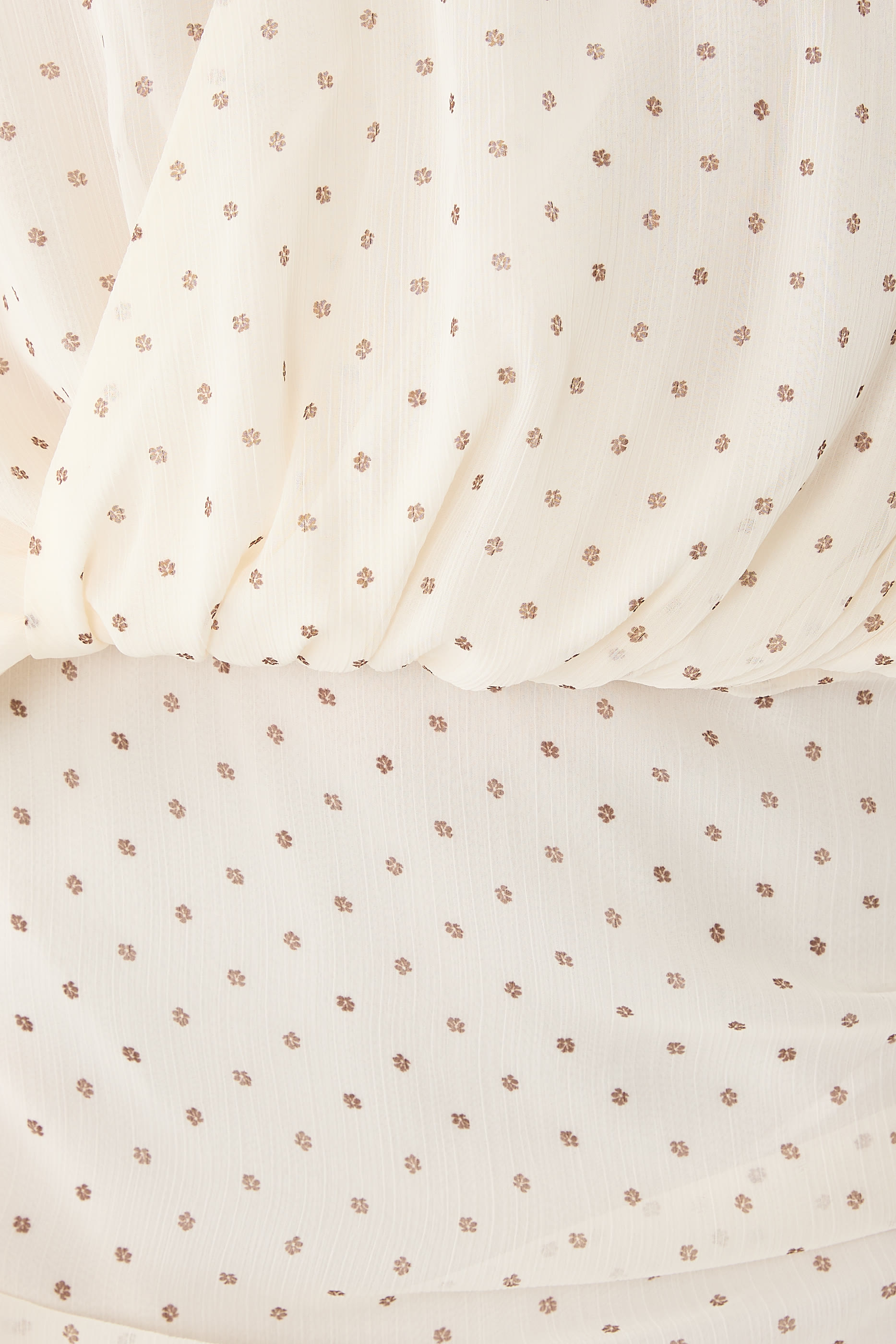 فستان بأكمام طويلة وياقة V شيفون