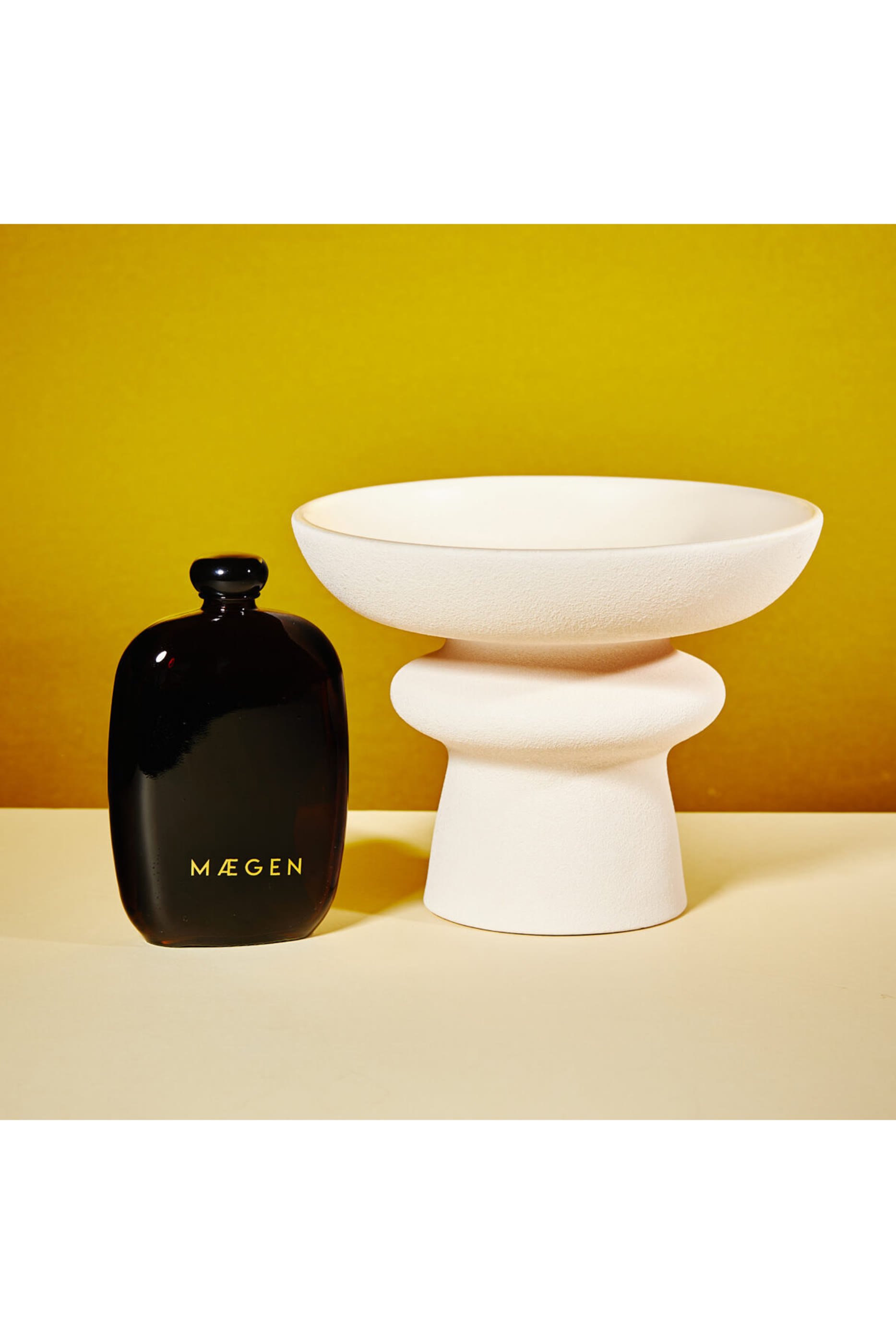 وعاء أعواد ثقاب بتصميم كروي