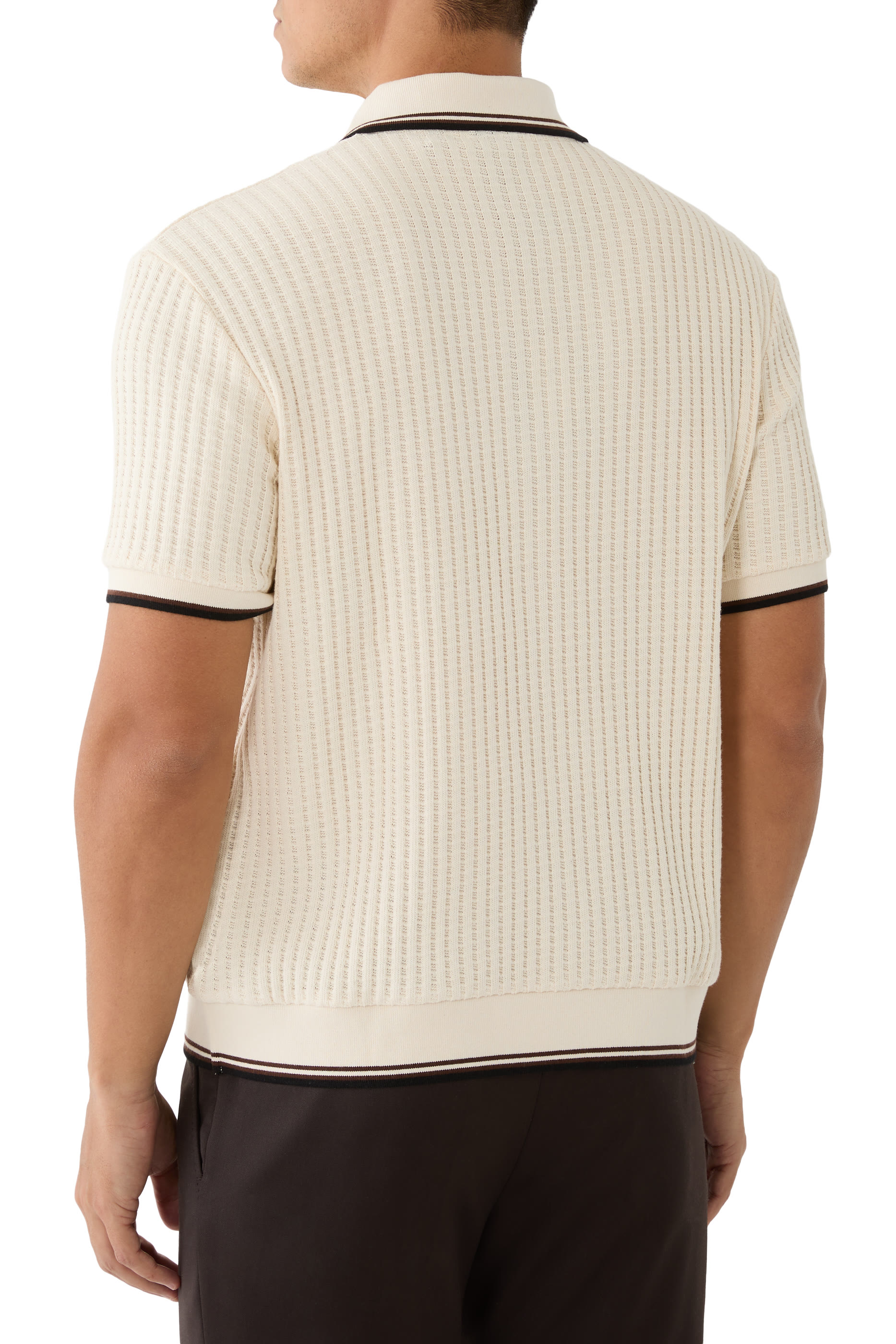 قميص بولو بأكمام قصيرة