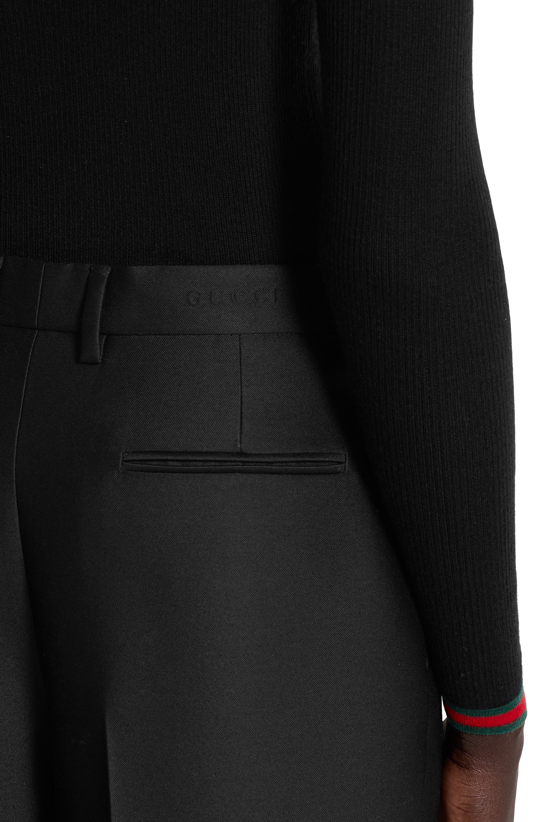 بنطال مزين بشعار الماركة