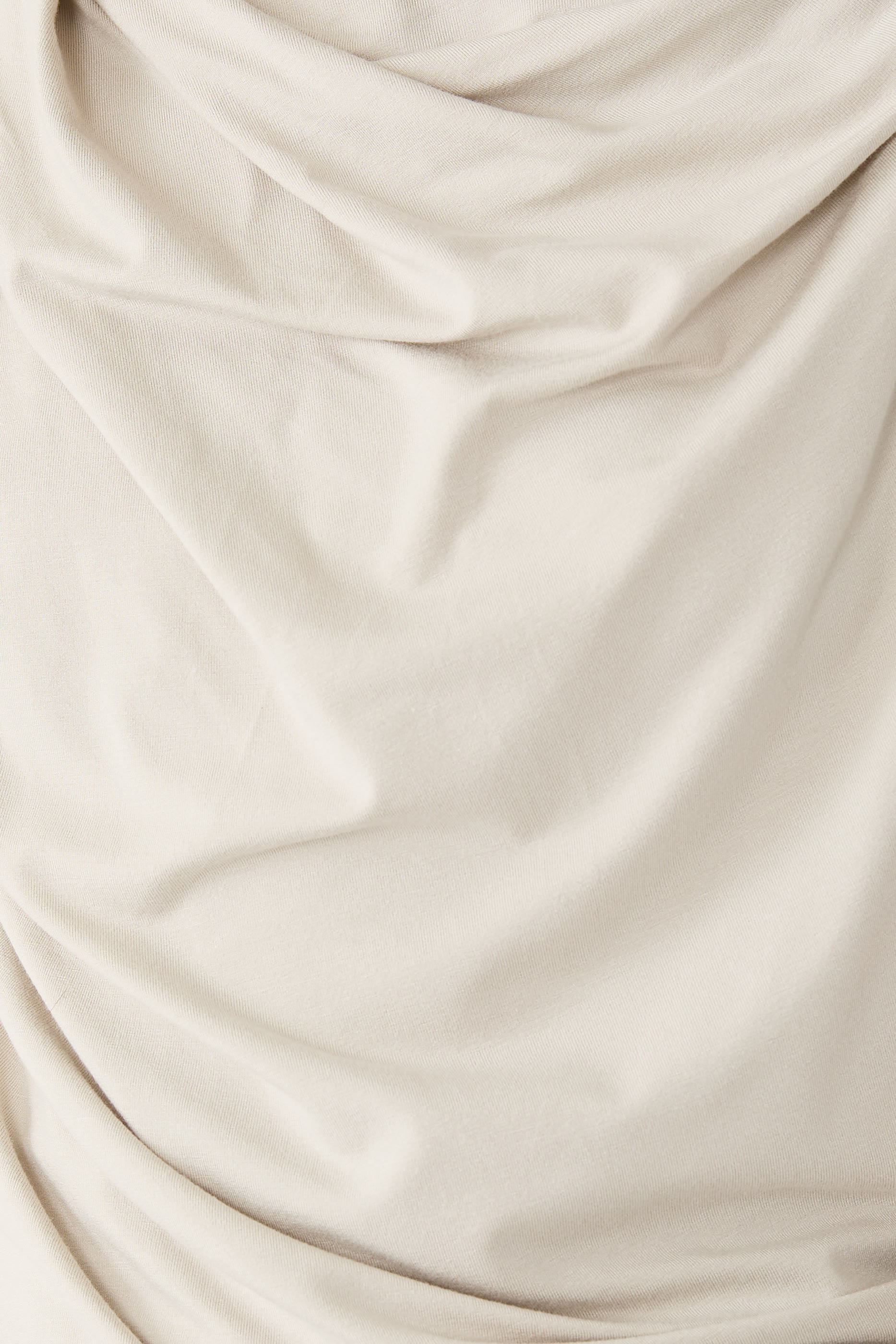 بلوزة درابيه بلا أكمام