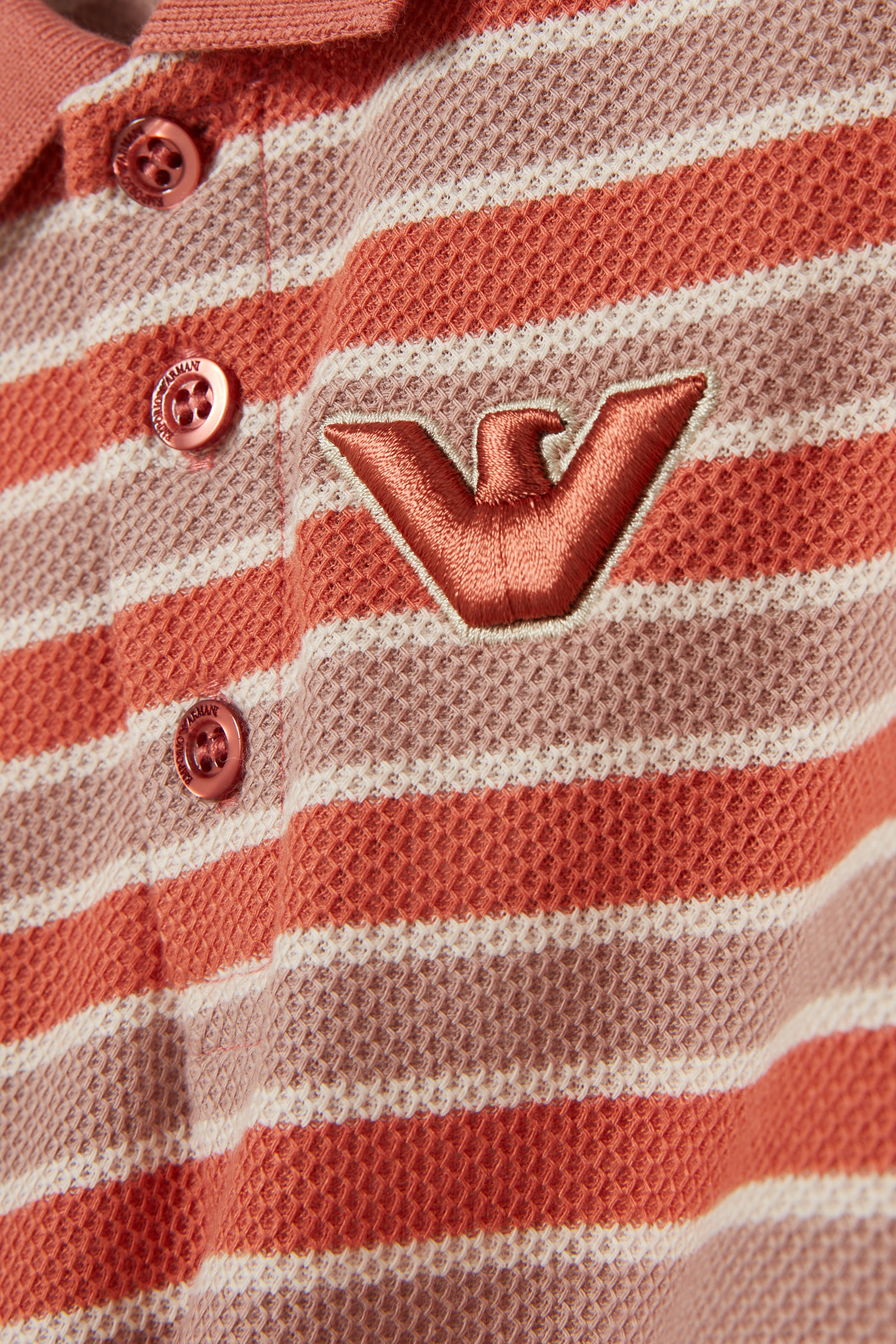 قميص بولو مخطط بشعار الماركة للأطفال