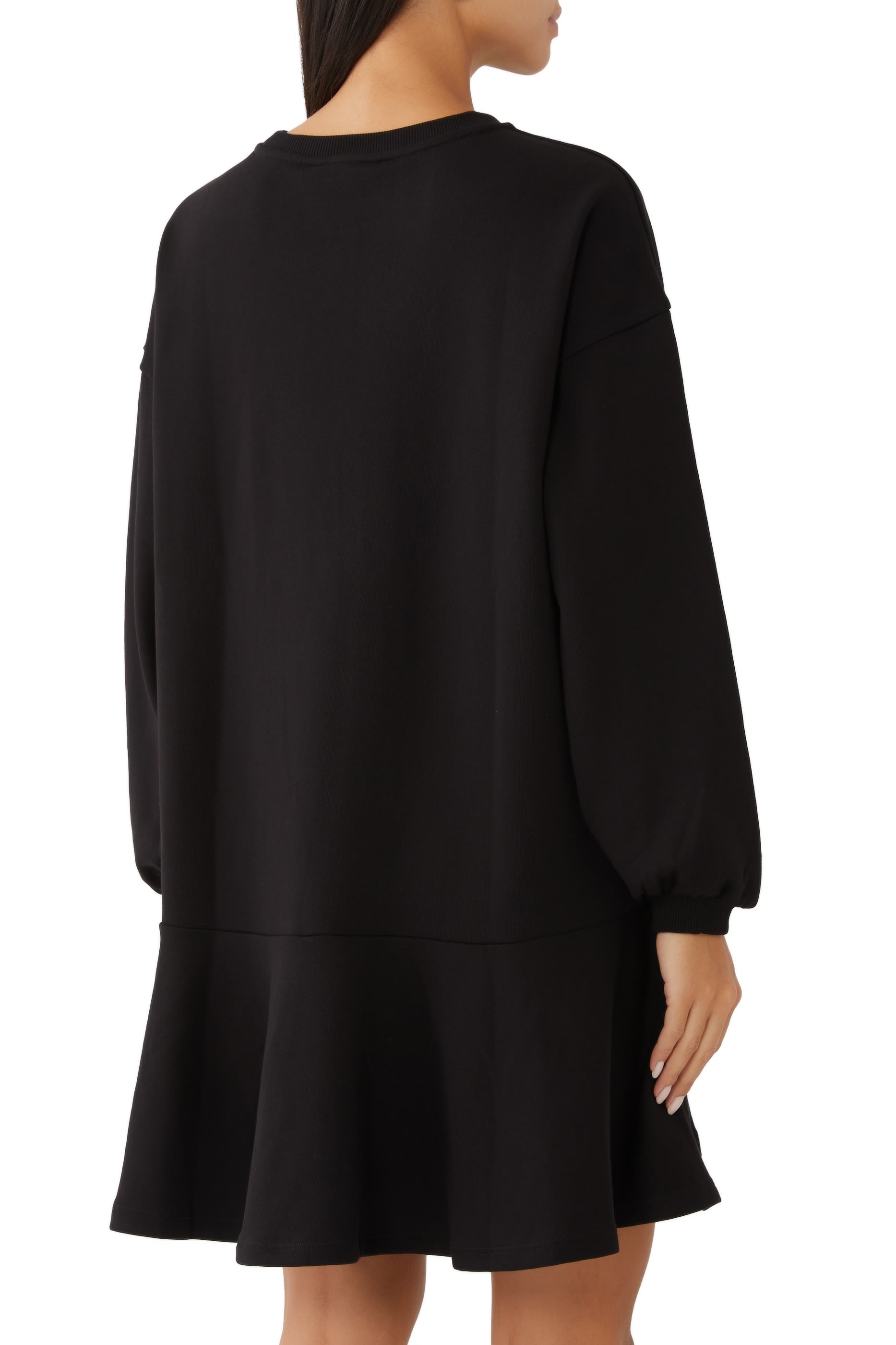 فستان قصير بأكمام رباعية مزين بشعار الماركة