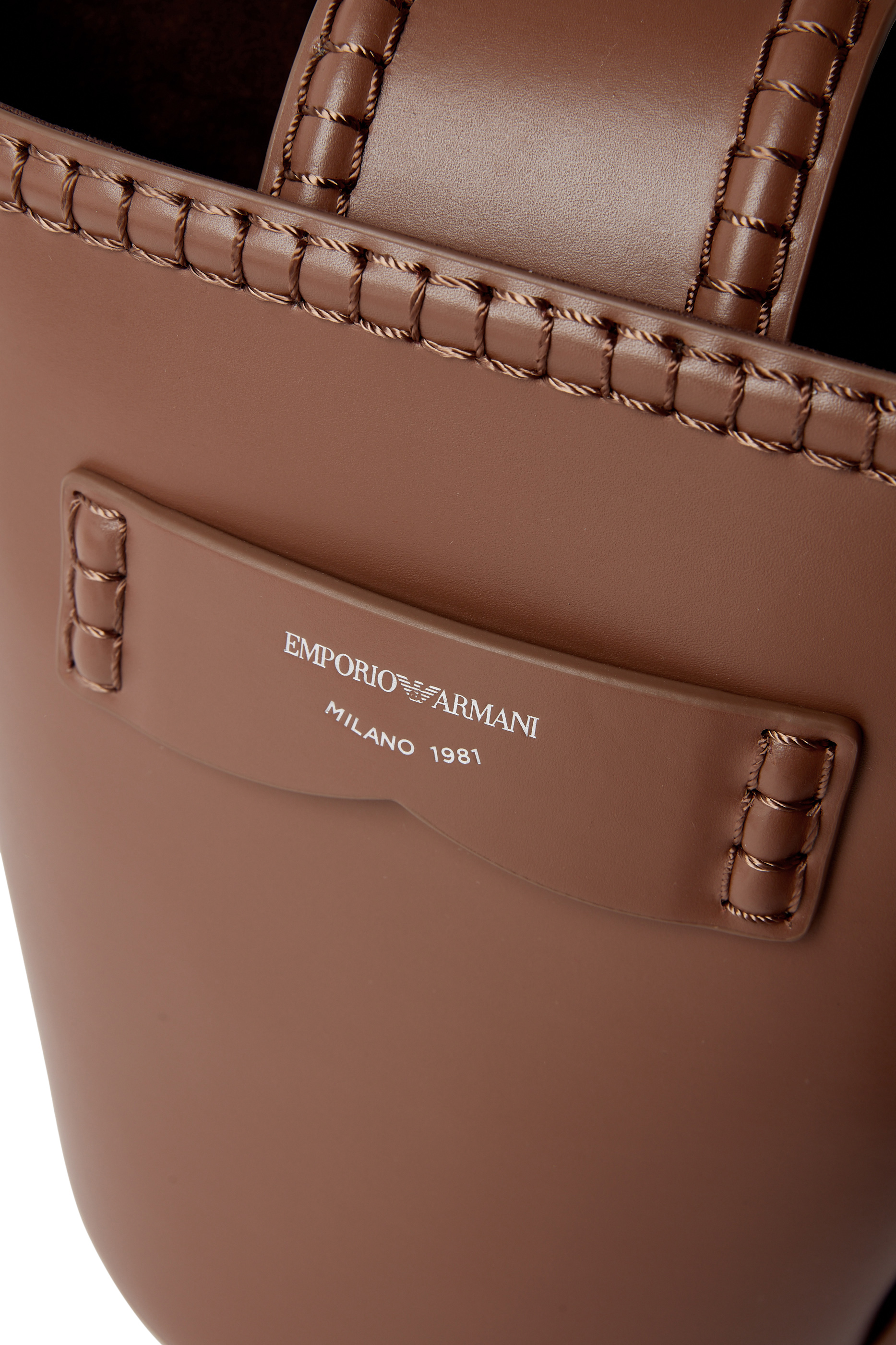 حقيبة باكيت جلد