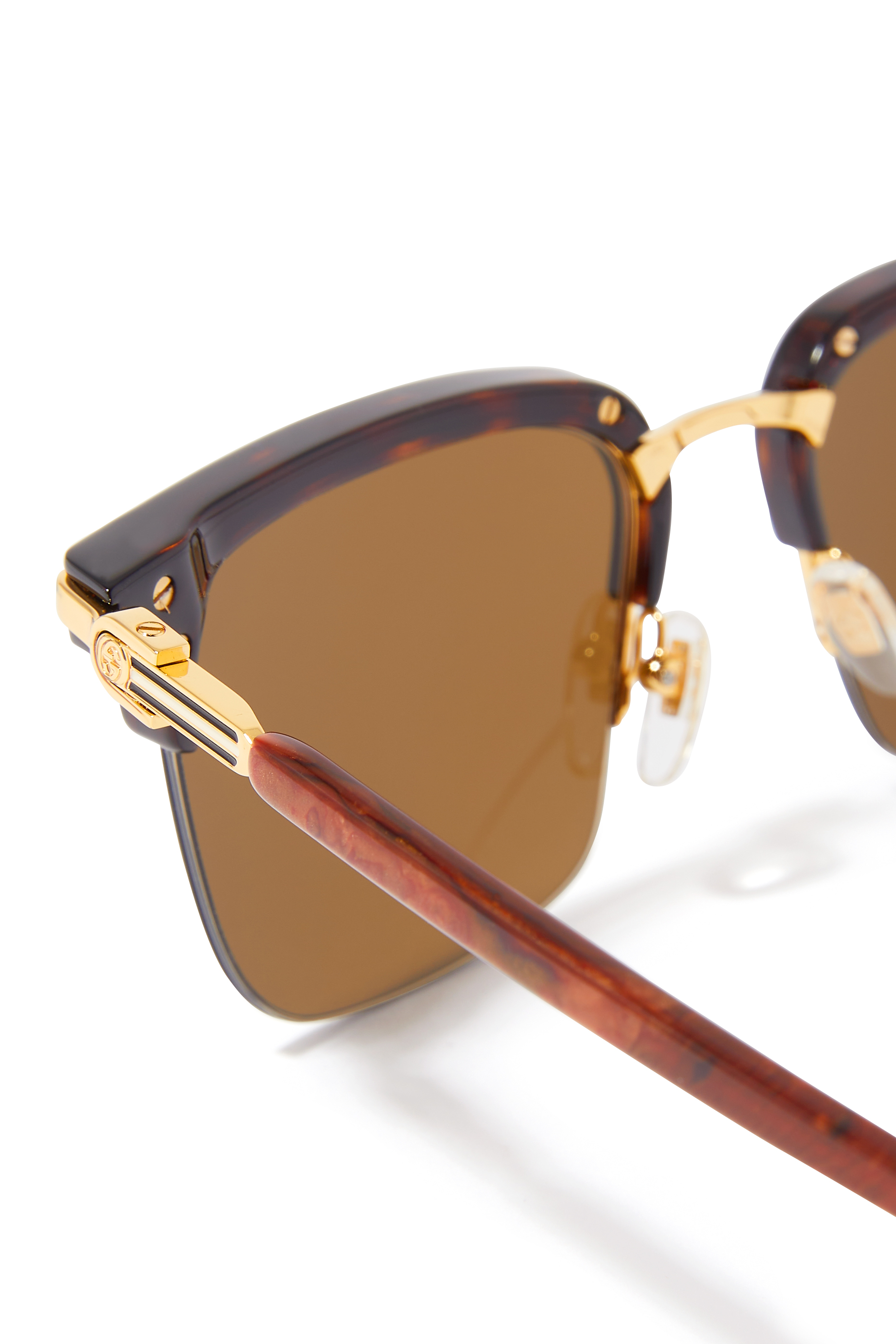 نظارة شمسية بإطار مستطيل