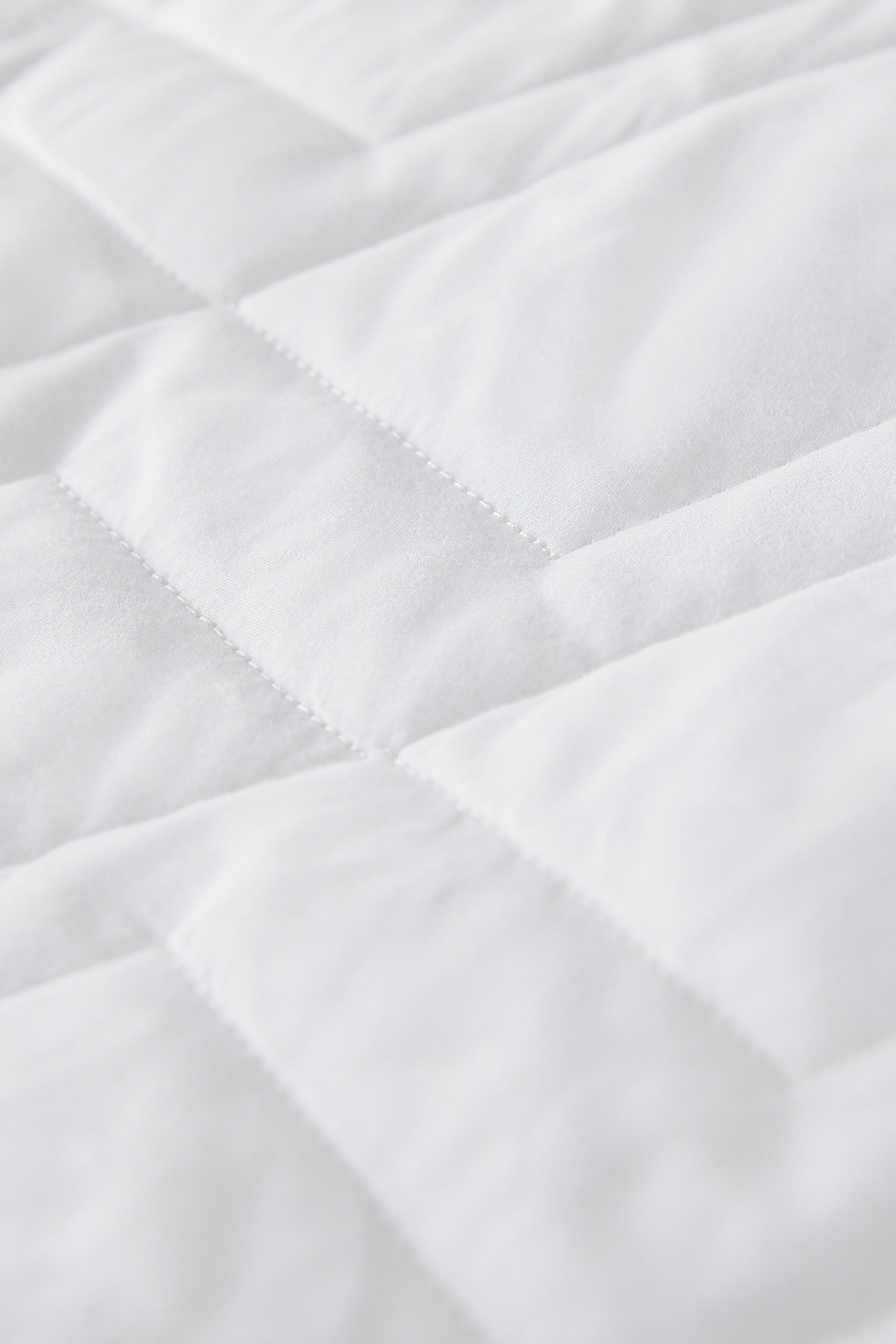 غطاء مرتبة فاخر مبطن بالقطن ومقاوم للماء