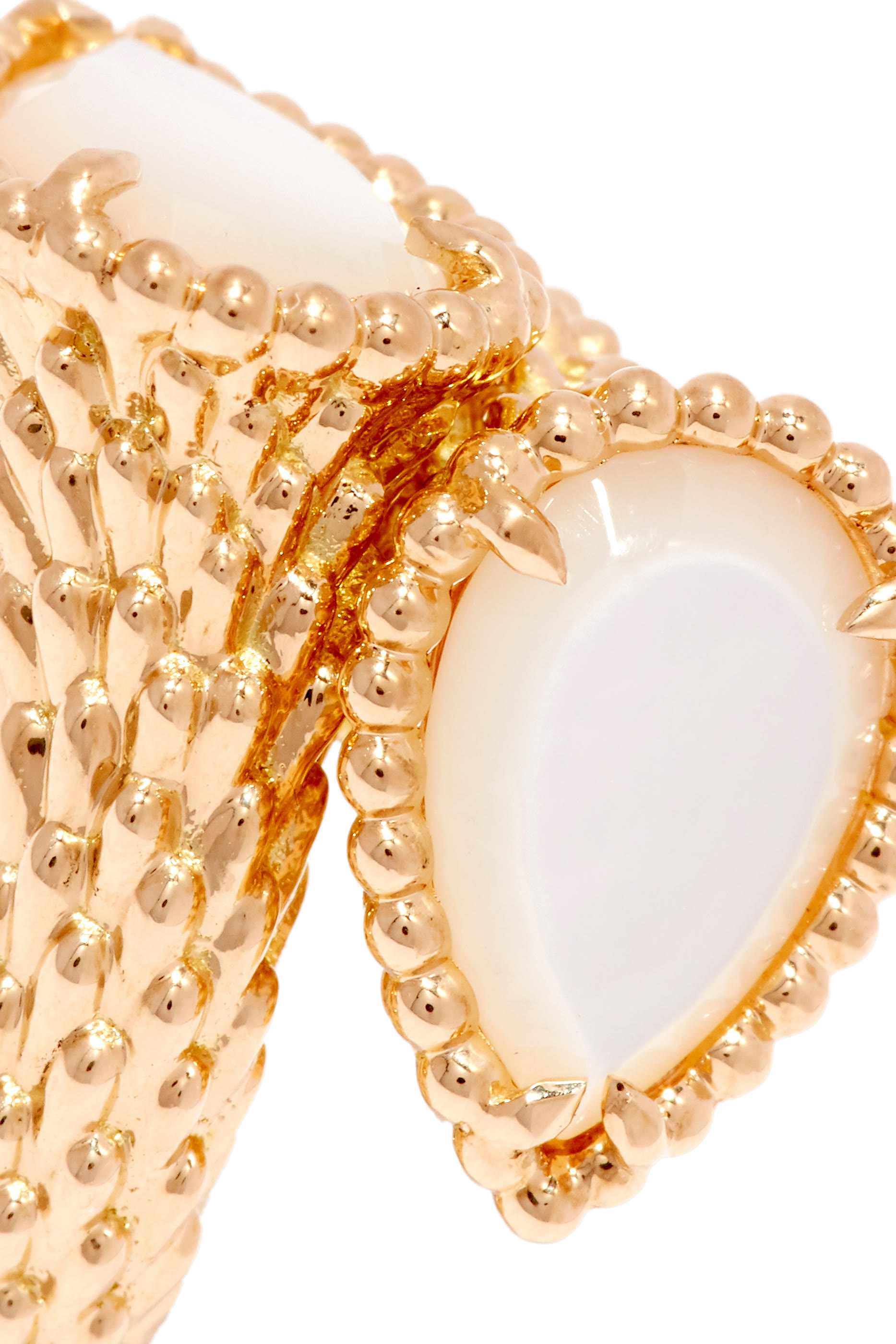 خاتم سيربنت بوهيم مرصع بحجرين عرق لؤلؤ ذهب أصفر عيار 18