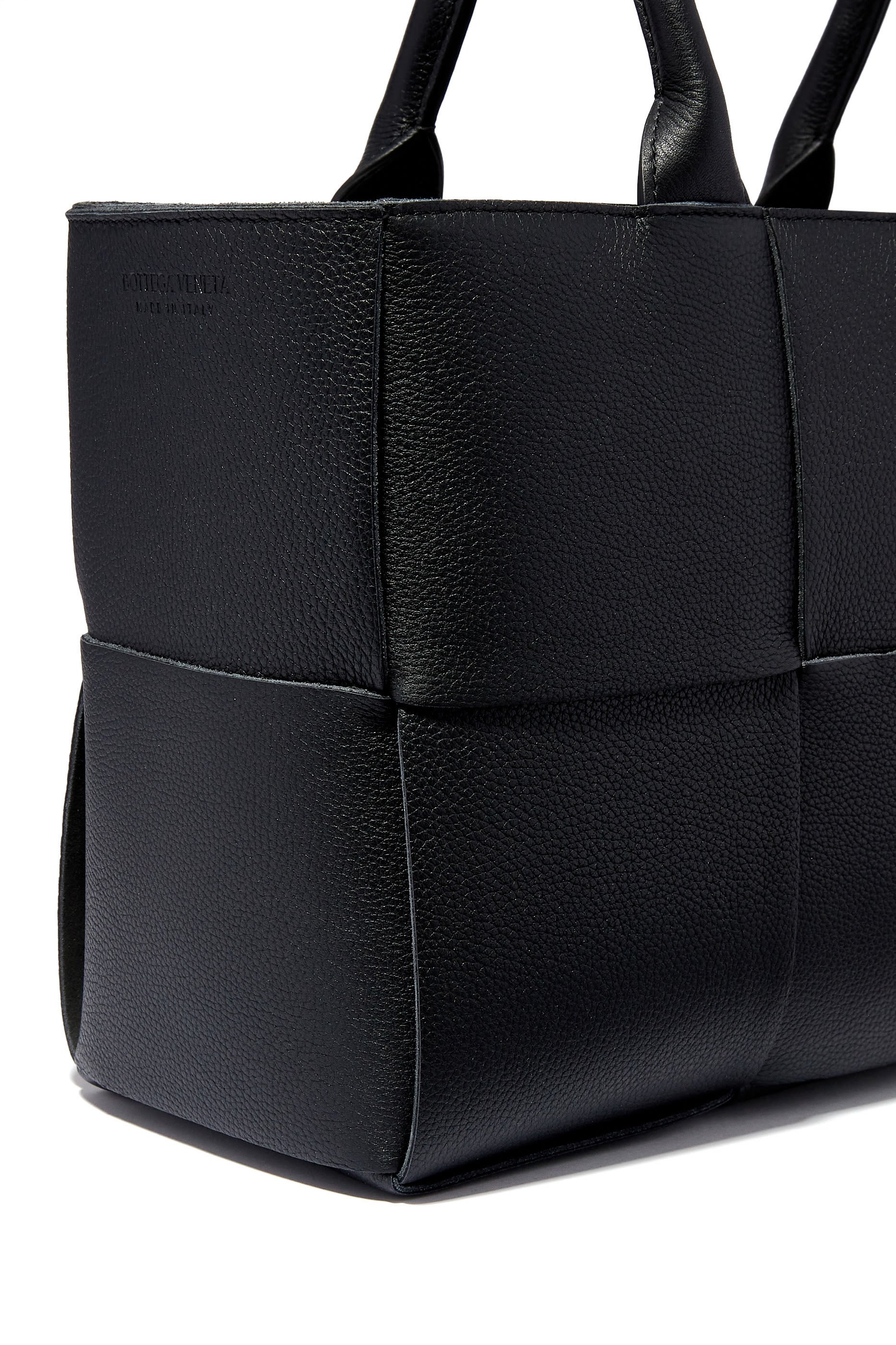 حقيبة يد أركو صغيرة بتصميم مجدول