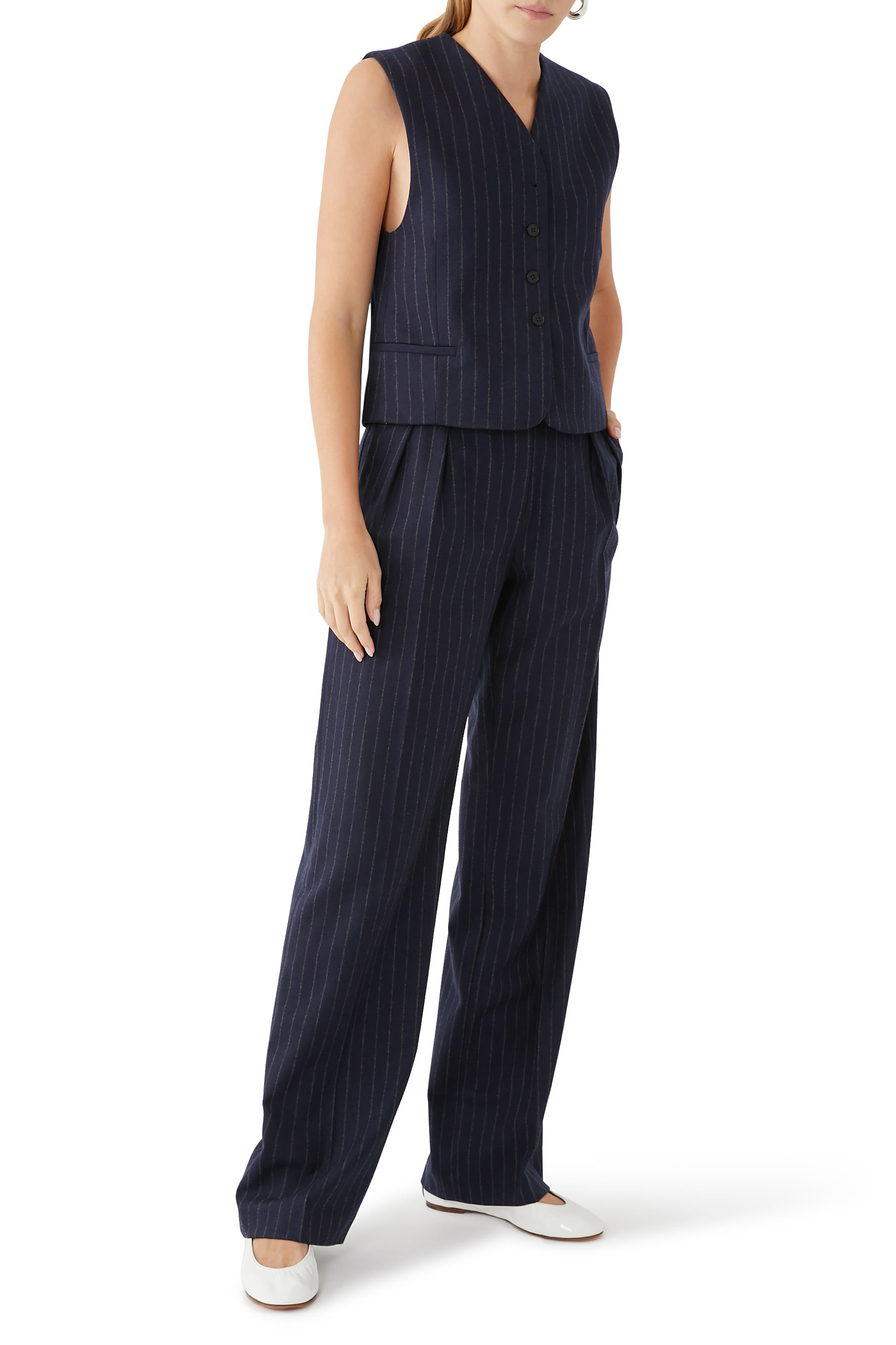 حذاء بالرينا لامع بنعل مسطح