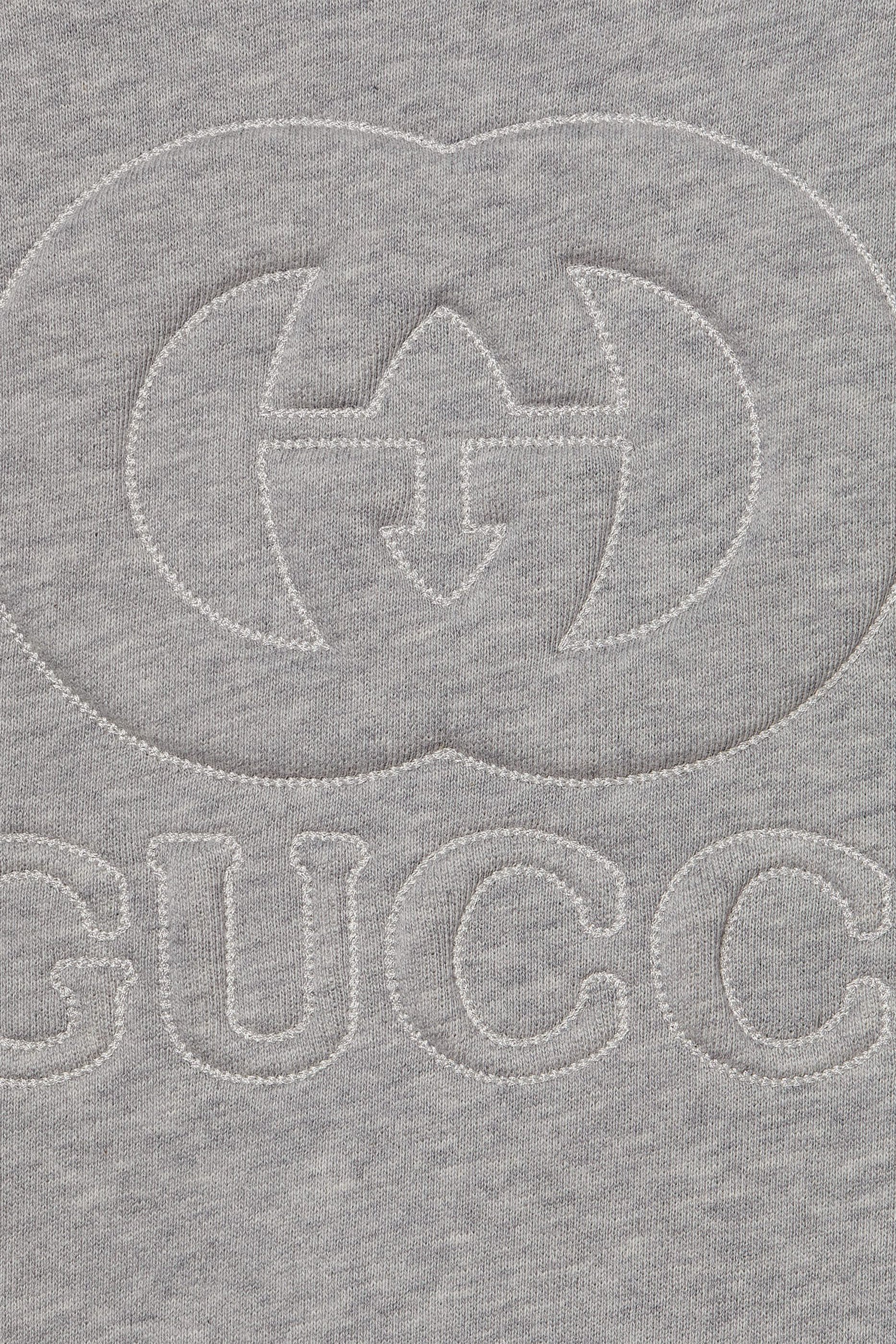 سويت شيرت قطن بتطريز شعار الماركة للأطفال