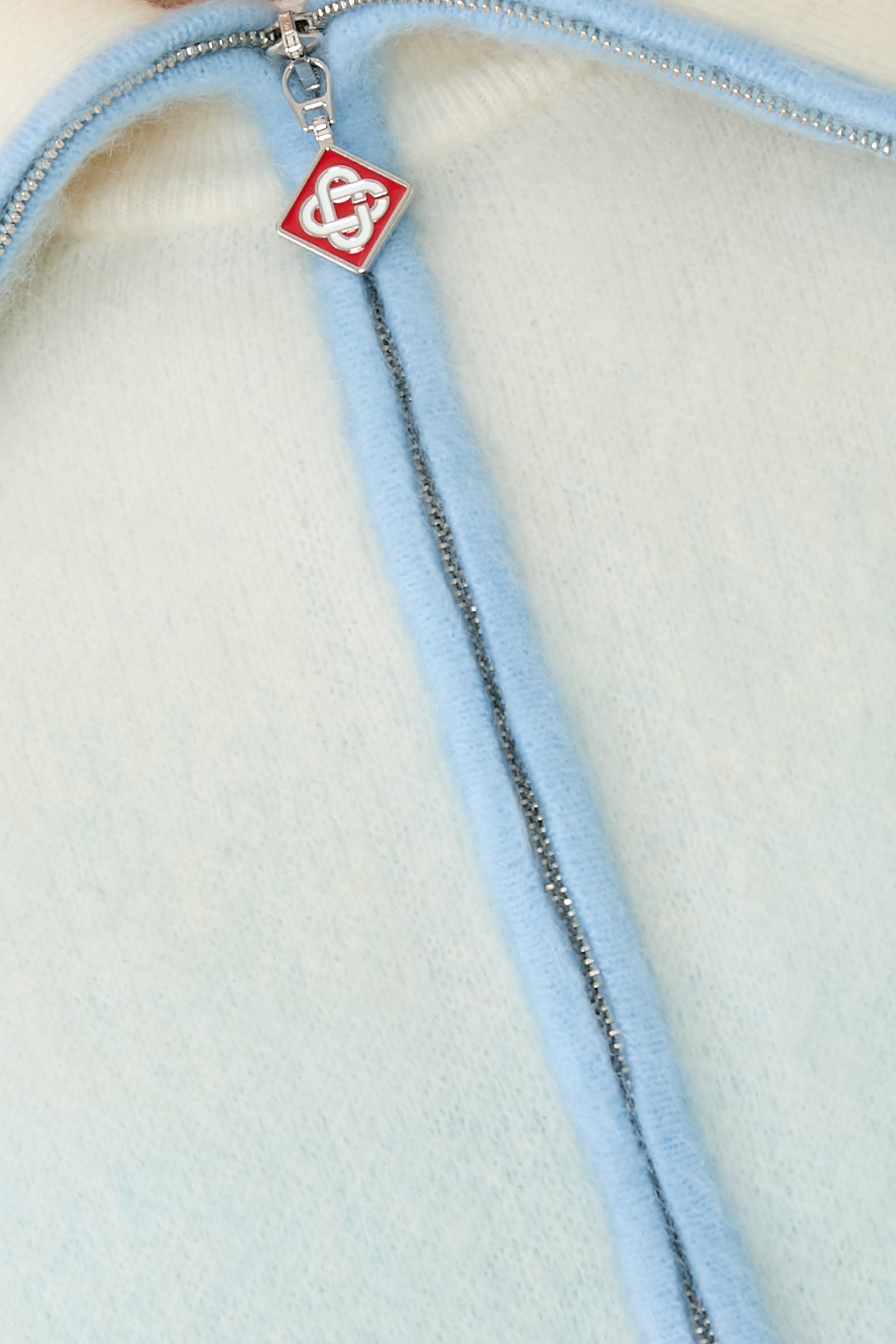 جاكيت بسحاب موهير ناعم بلون متدرج