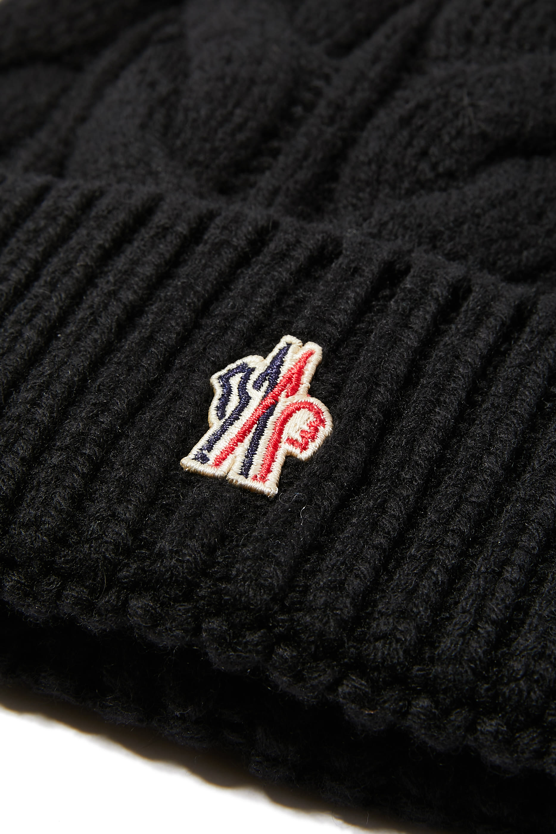 قبعة بيني تريكو غرونوبل بزخارف بوم بوم