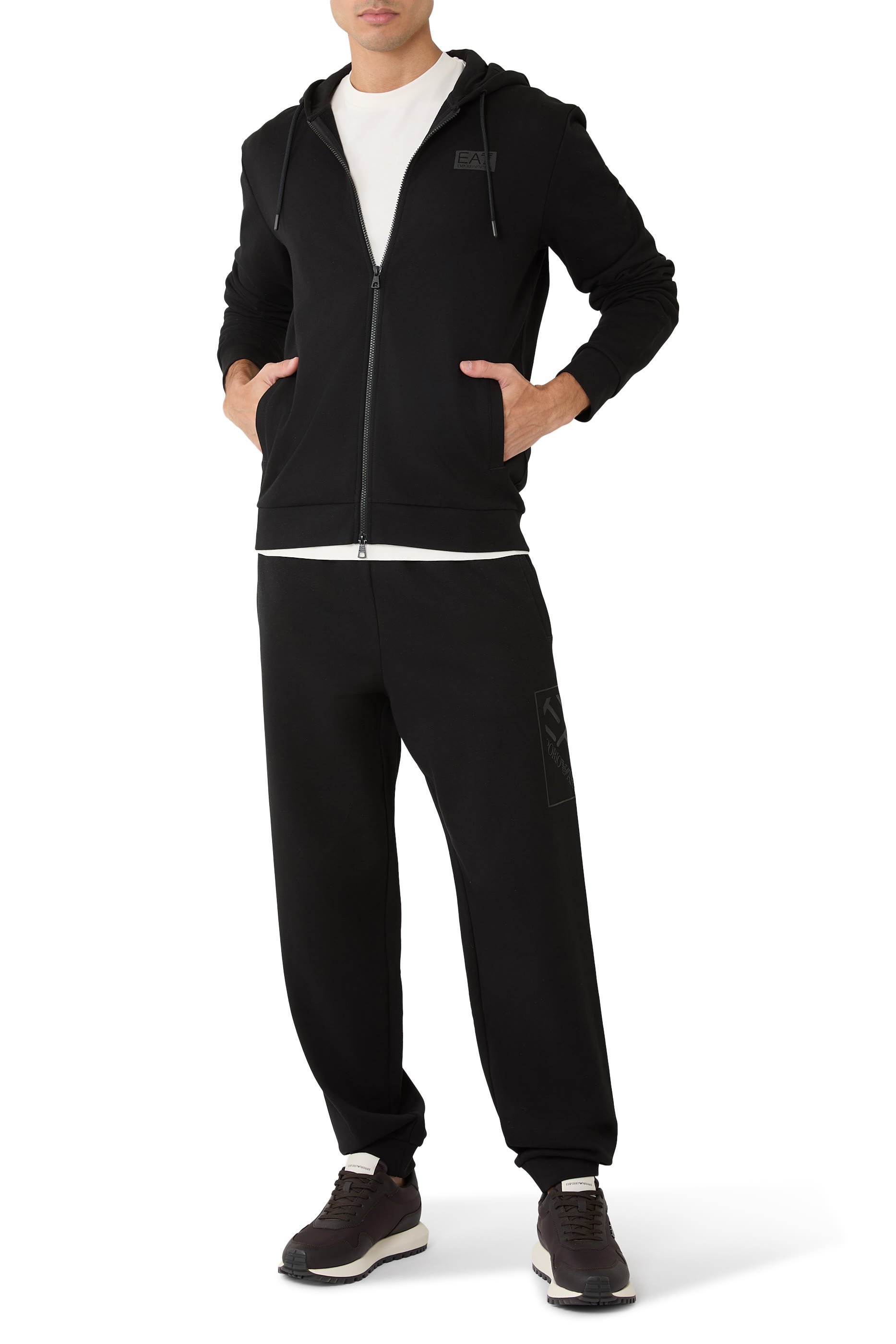 بنطال رياضي بشعار الماركة