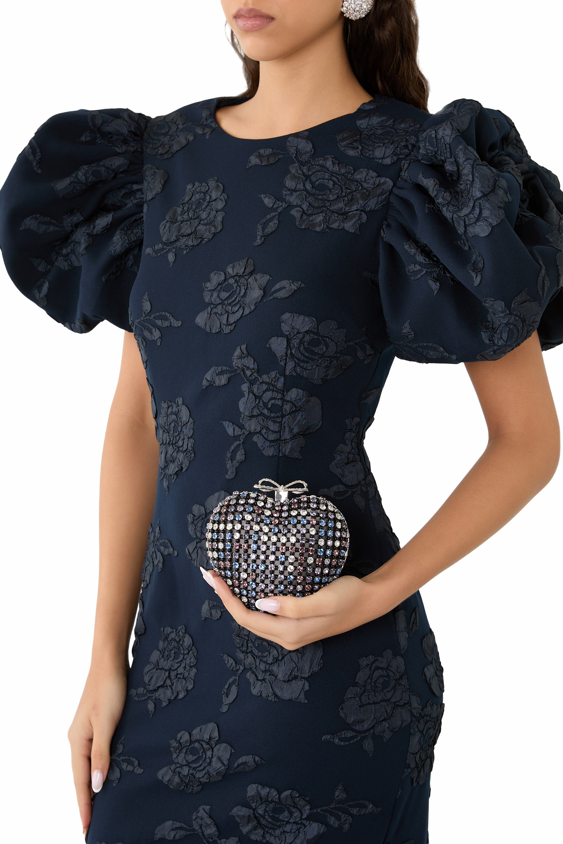 كلاتش بتصميم قلب مرصع بالكريستال 