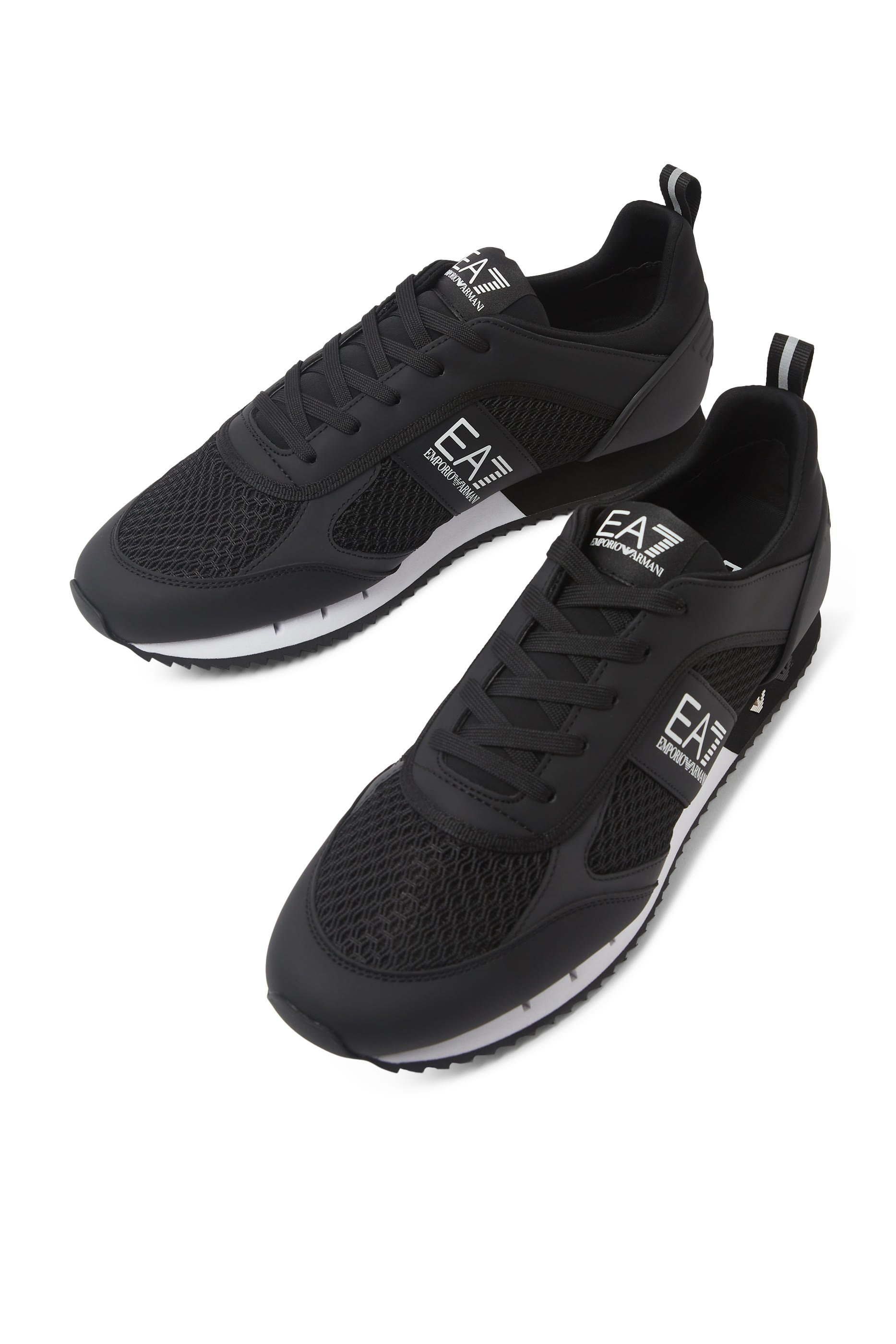 سنيكرز بشعار الماركة