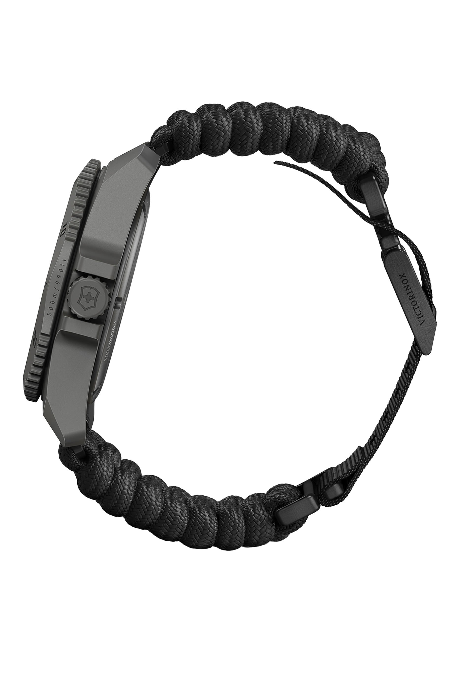 ساعة برو كوارتز للغوص، باراكورد وتيتانيوم