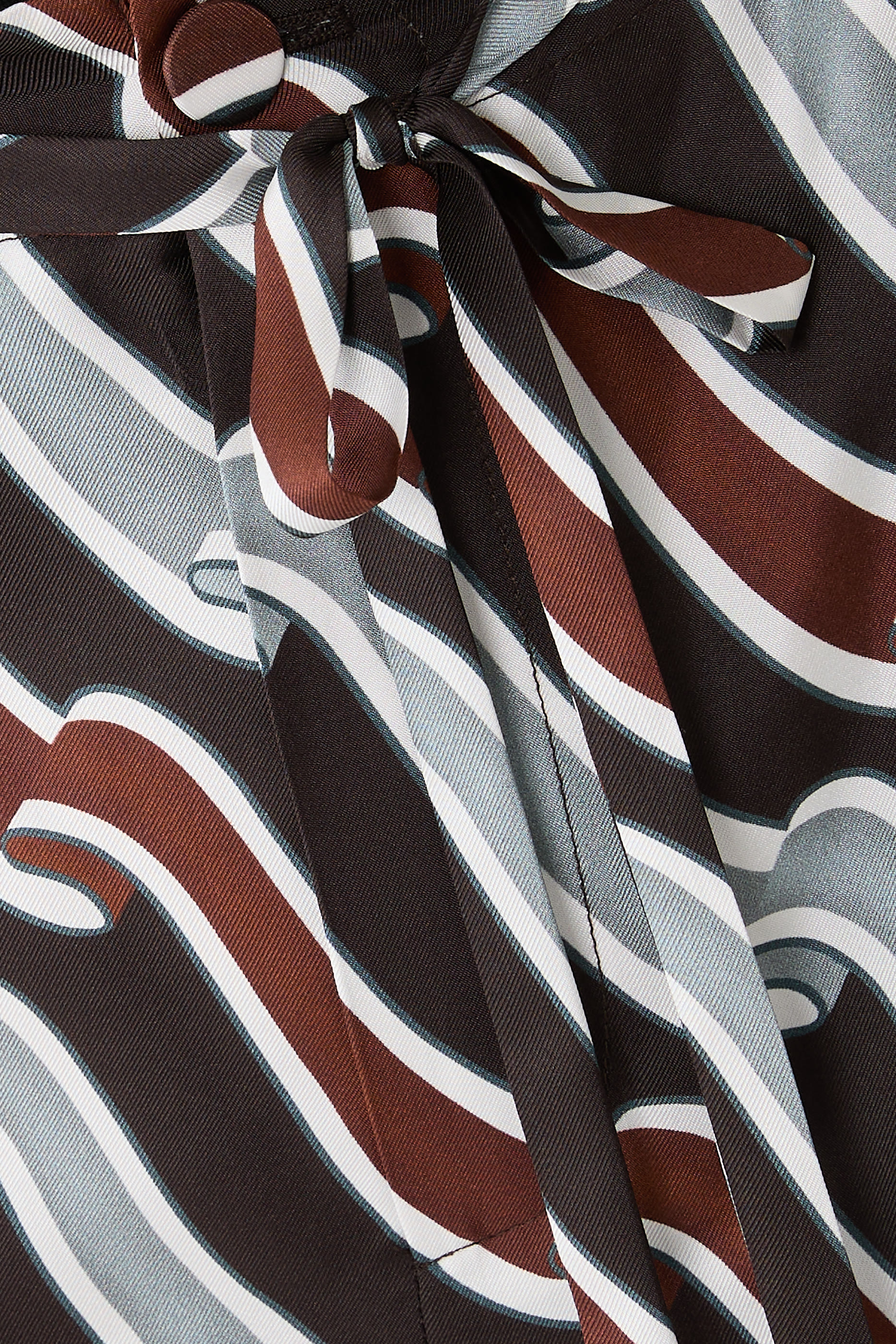 بنطال مزين بنقشة