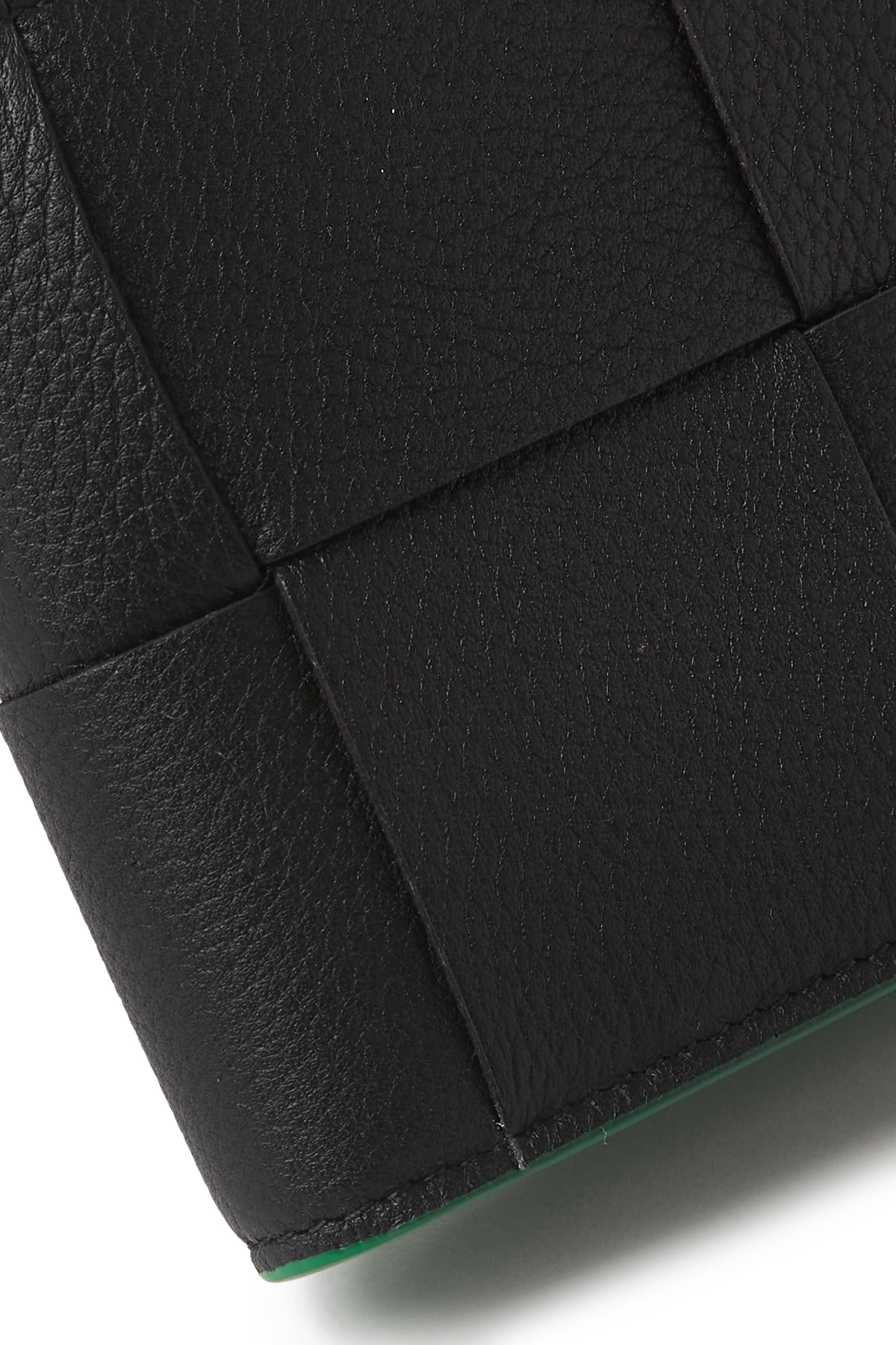 محفظة كاسيت ثنائية الطي