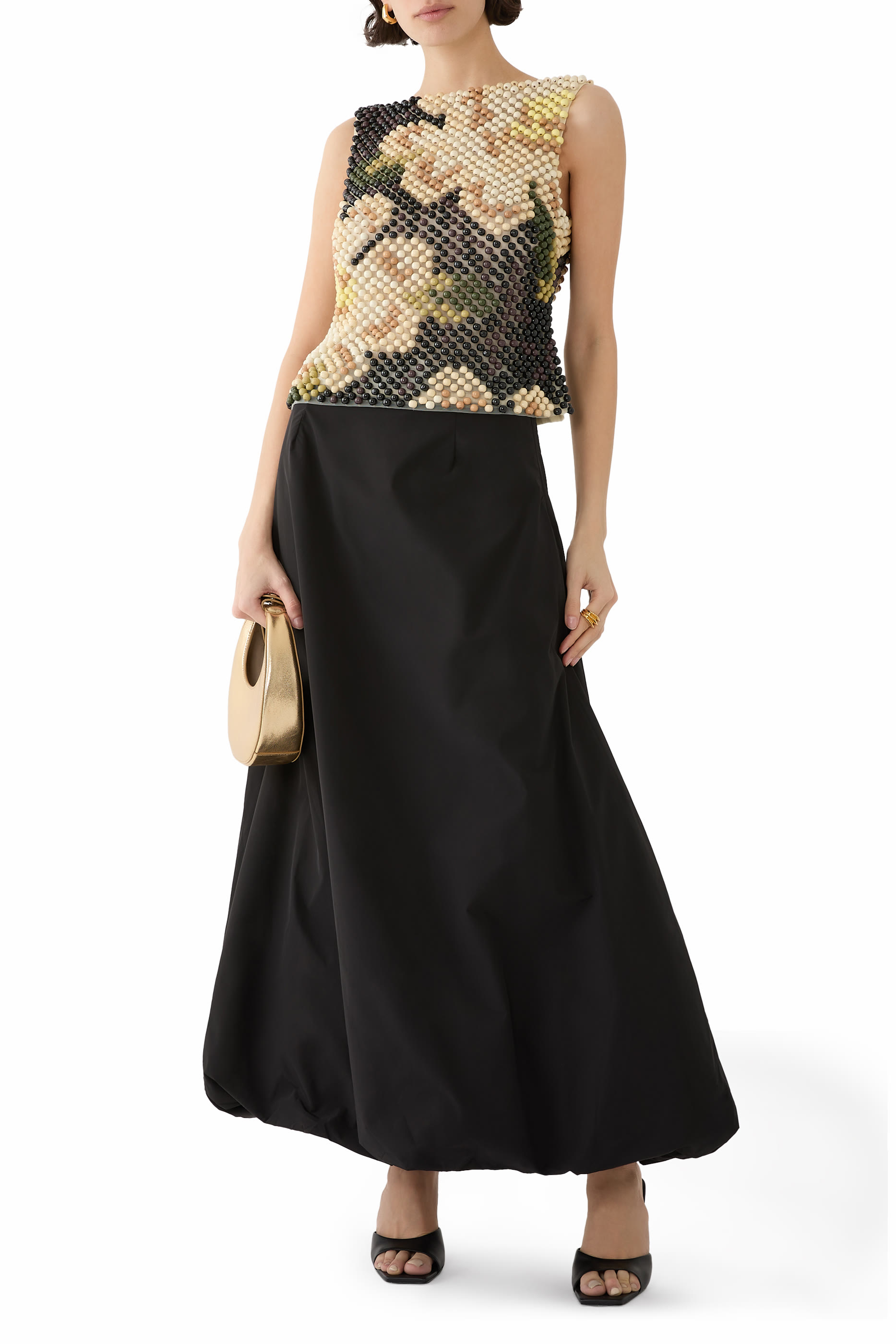 بلوزة بنقشة زهور أقحوان مطرزة بخرز خشبي