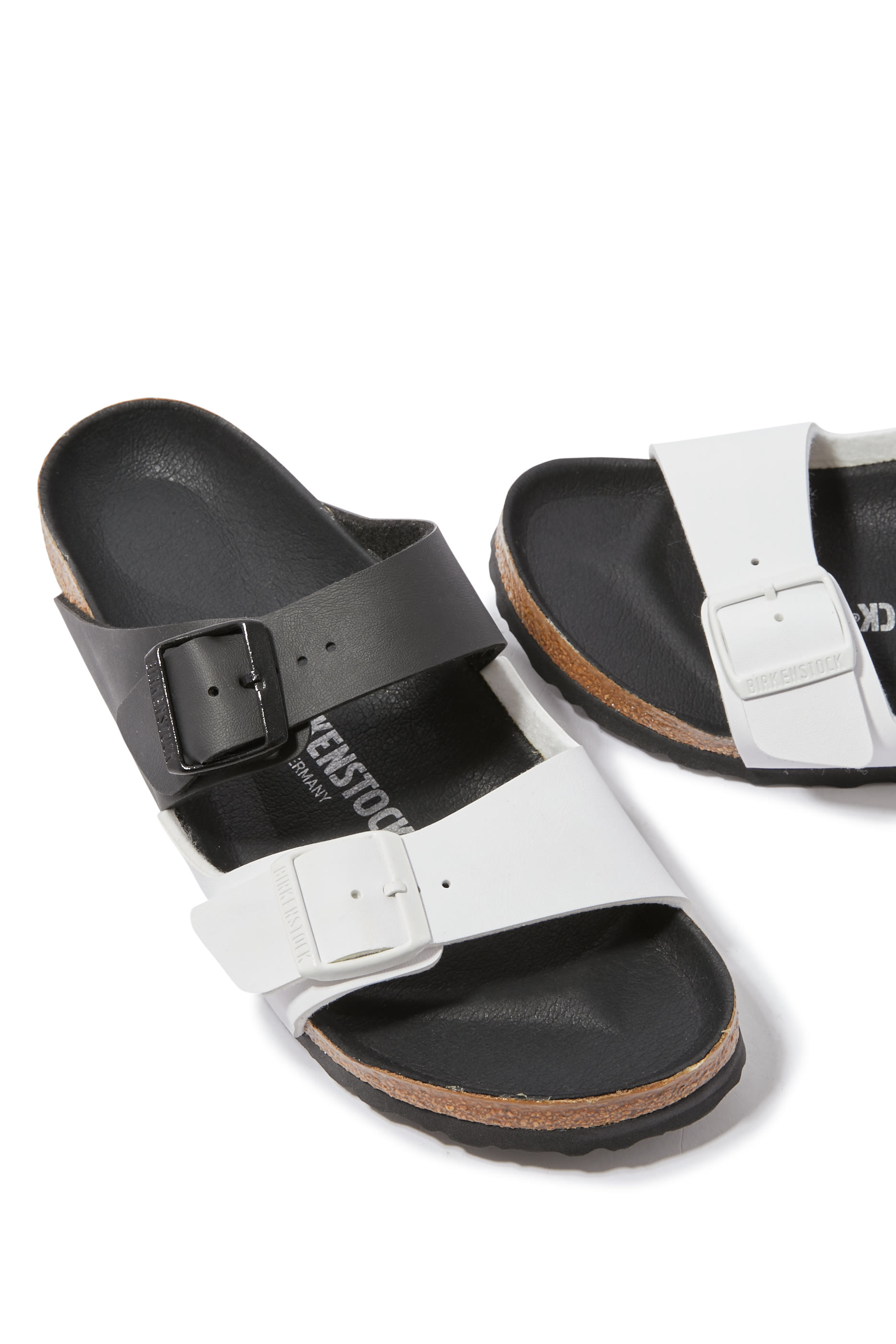 حذاء أريزونا سبليت مفتوح باللونين الأبيض والأسود