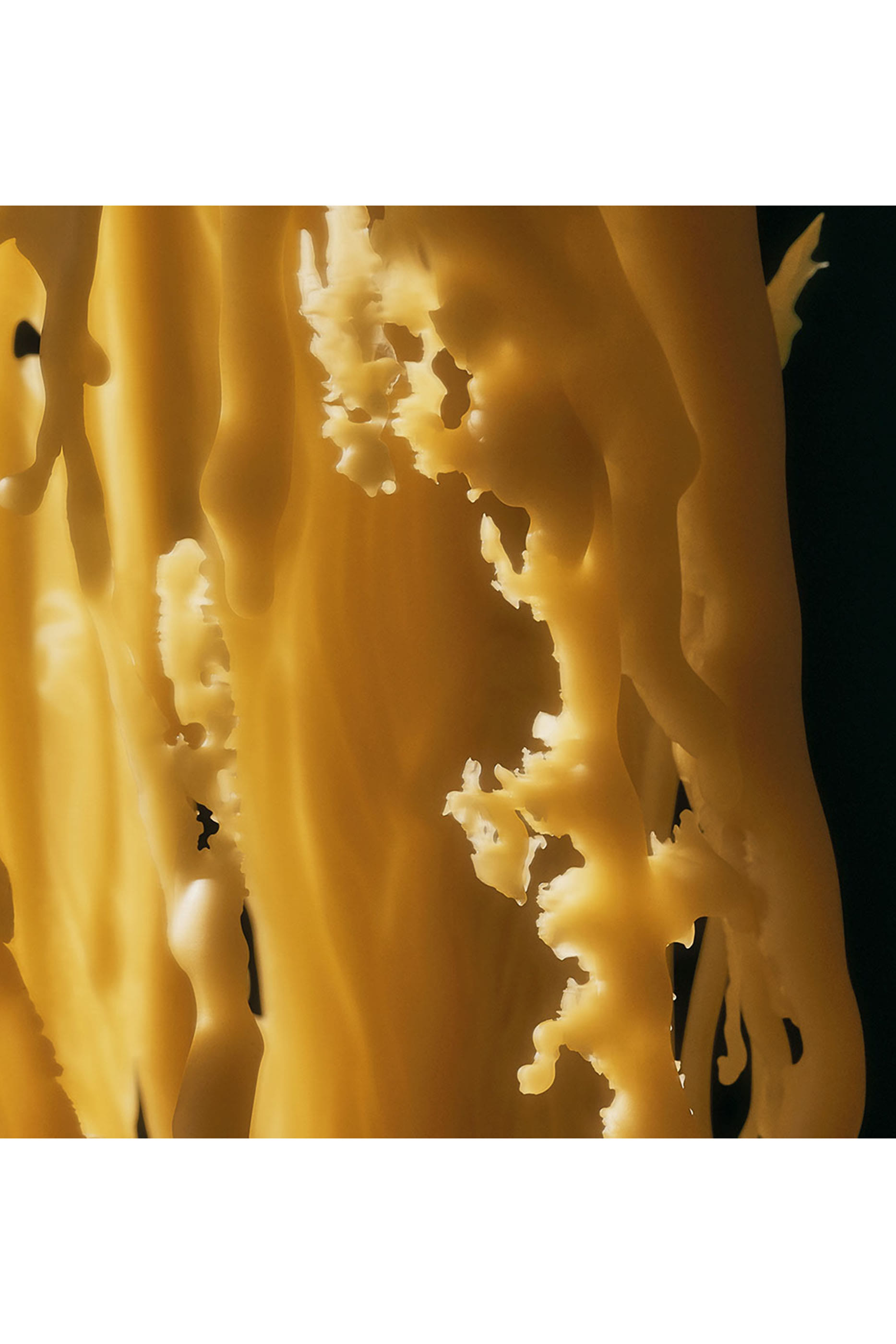 شمعة بتصميم حامل شموع شمع عسل بلون برونز