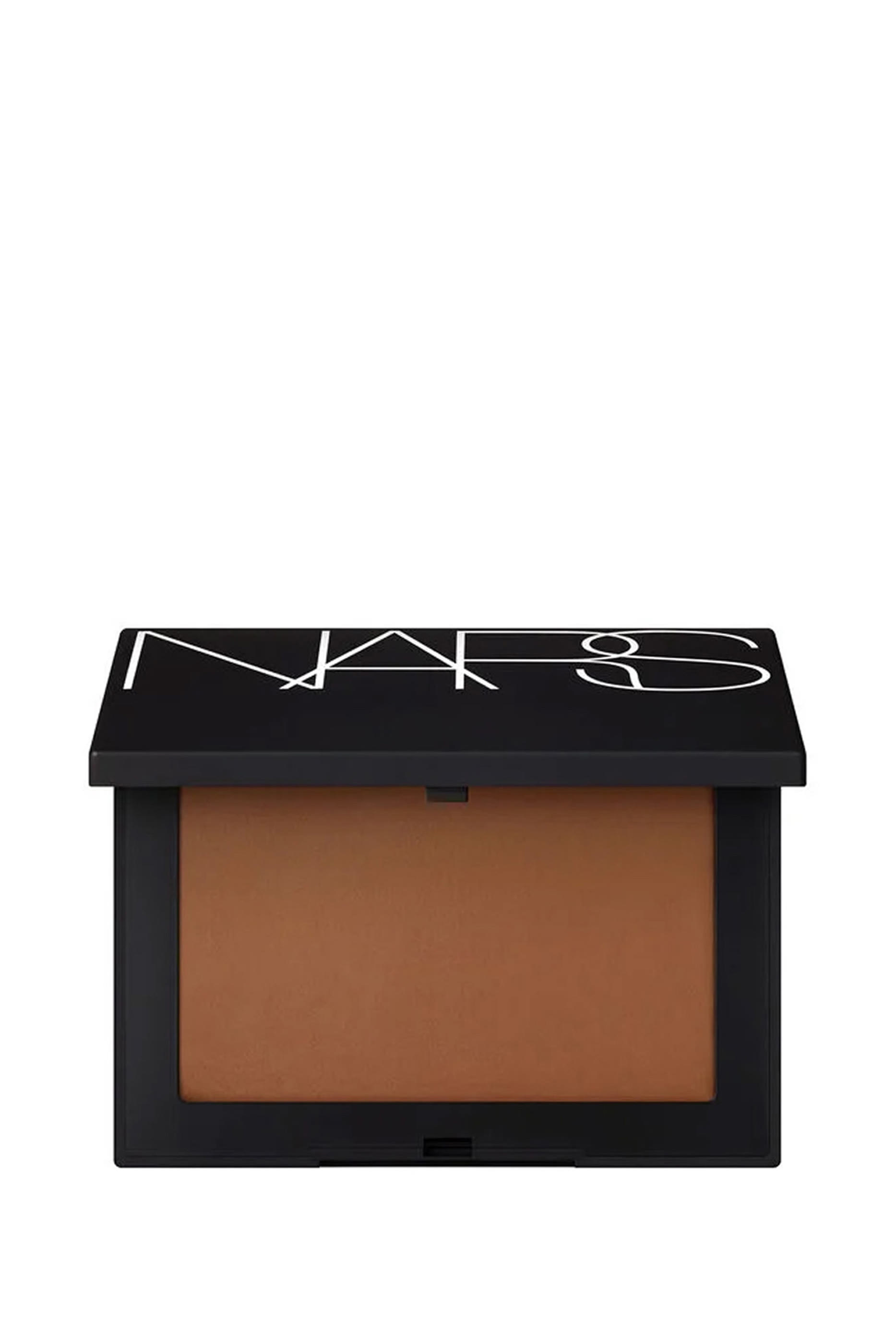 بودرة مضغوطة لتثبيت المكياج عاكسة للضوء