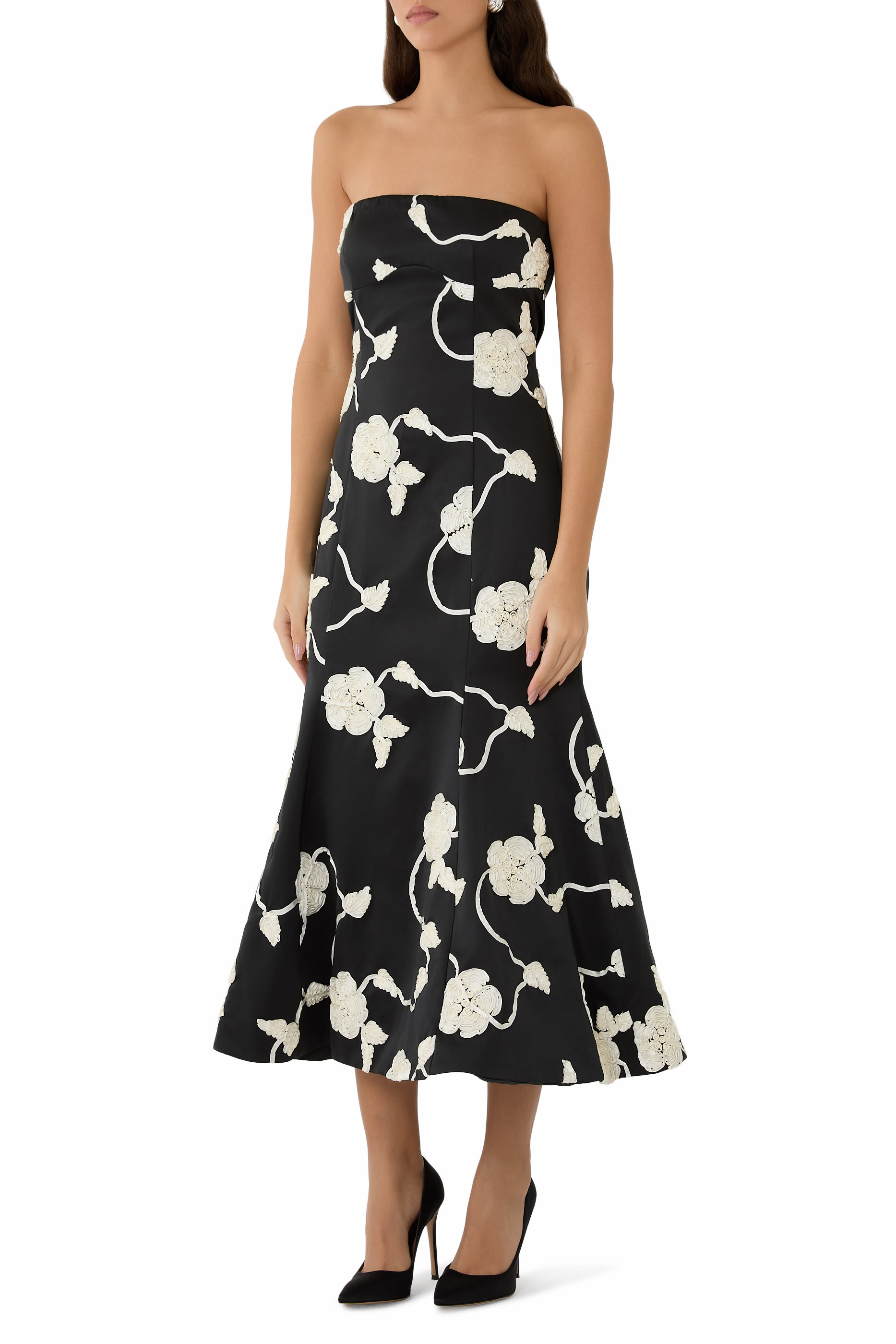 فستان متوسط الطول بزهور مطرزة بملمس بارز