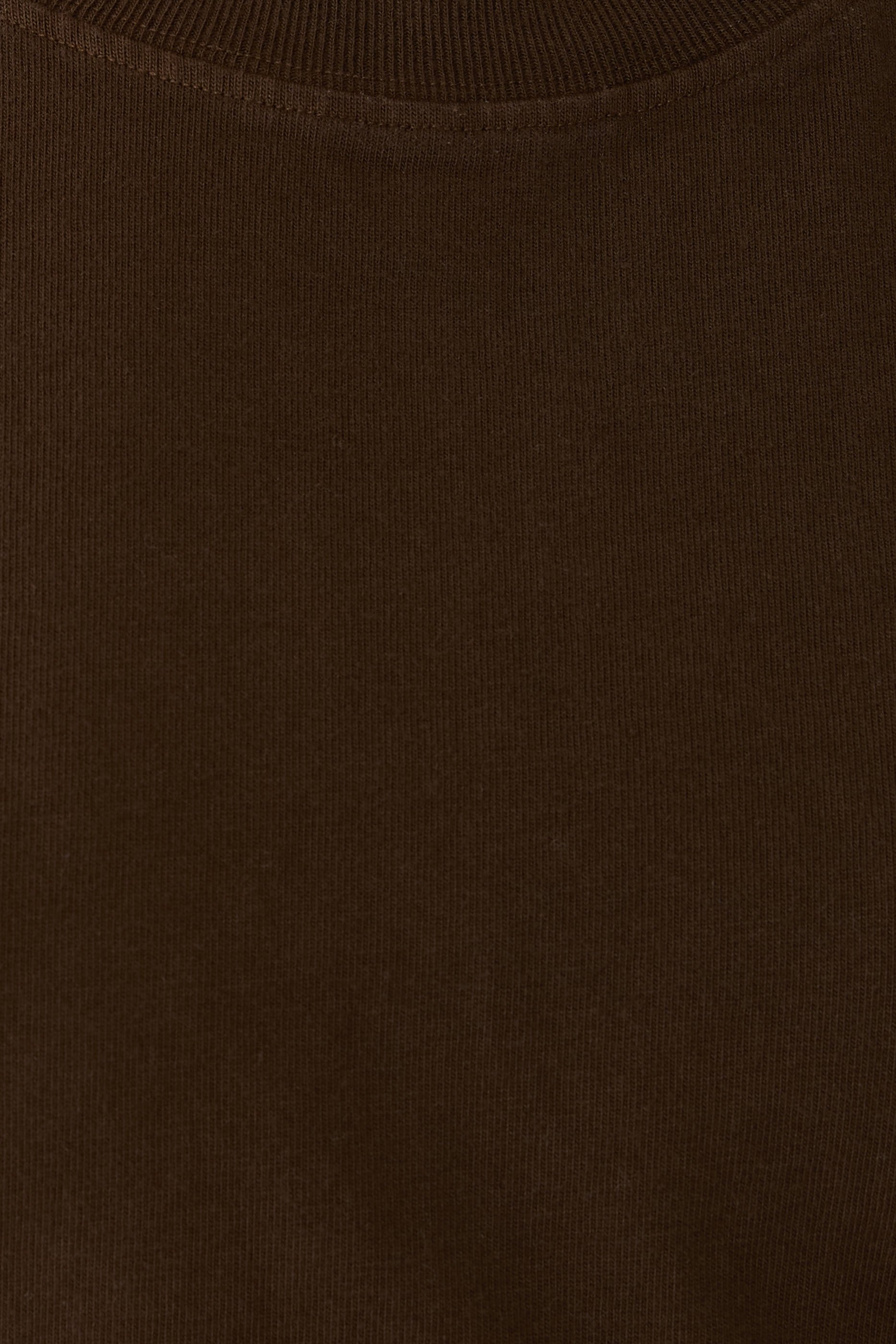 تيشيرت إيرو بقصة ضيقة