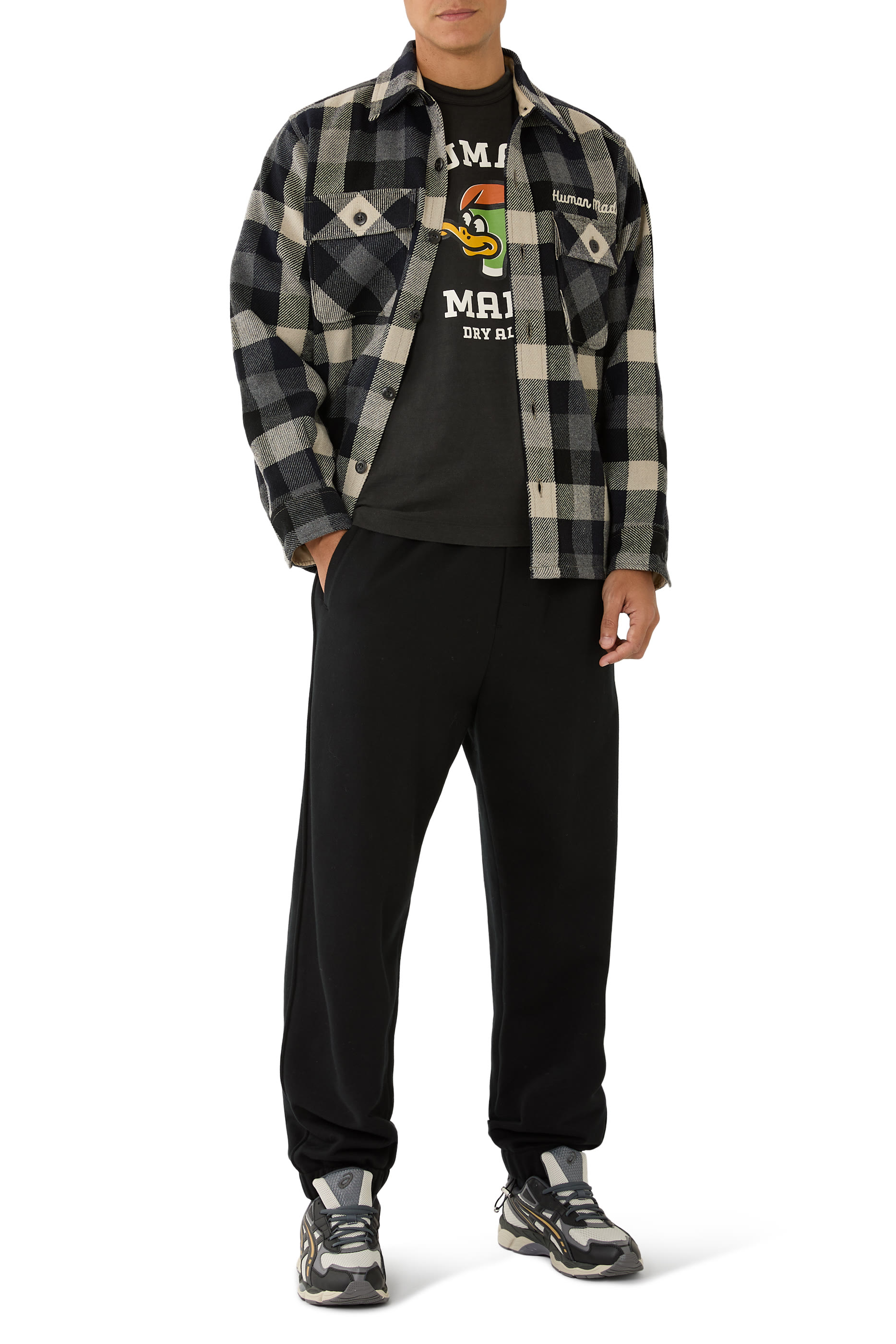 تيشيرت مزين بشعار الماركة غرافيكي