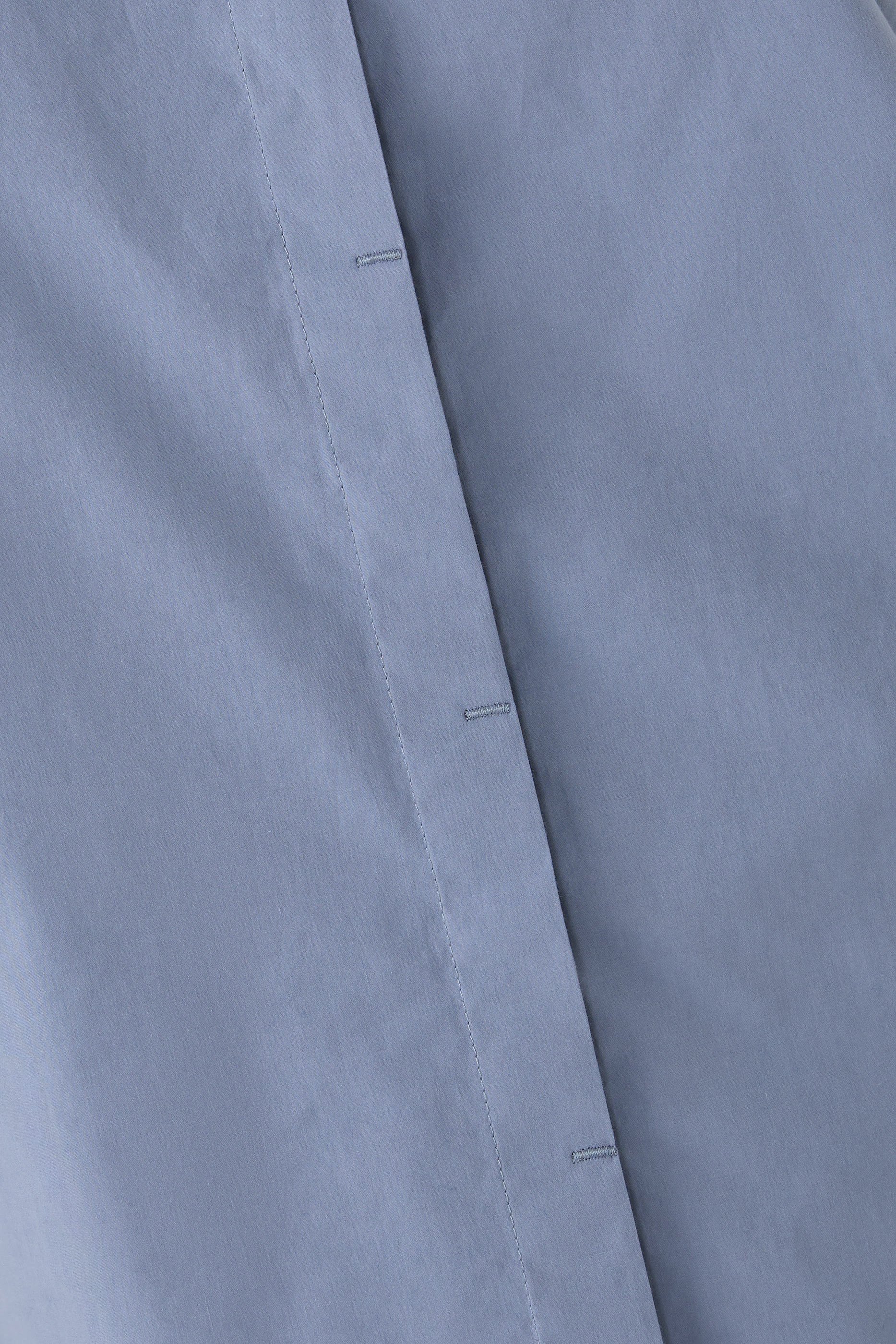 قميص بقصة مريحة بلا أكمام