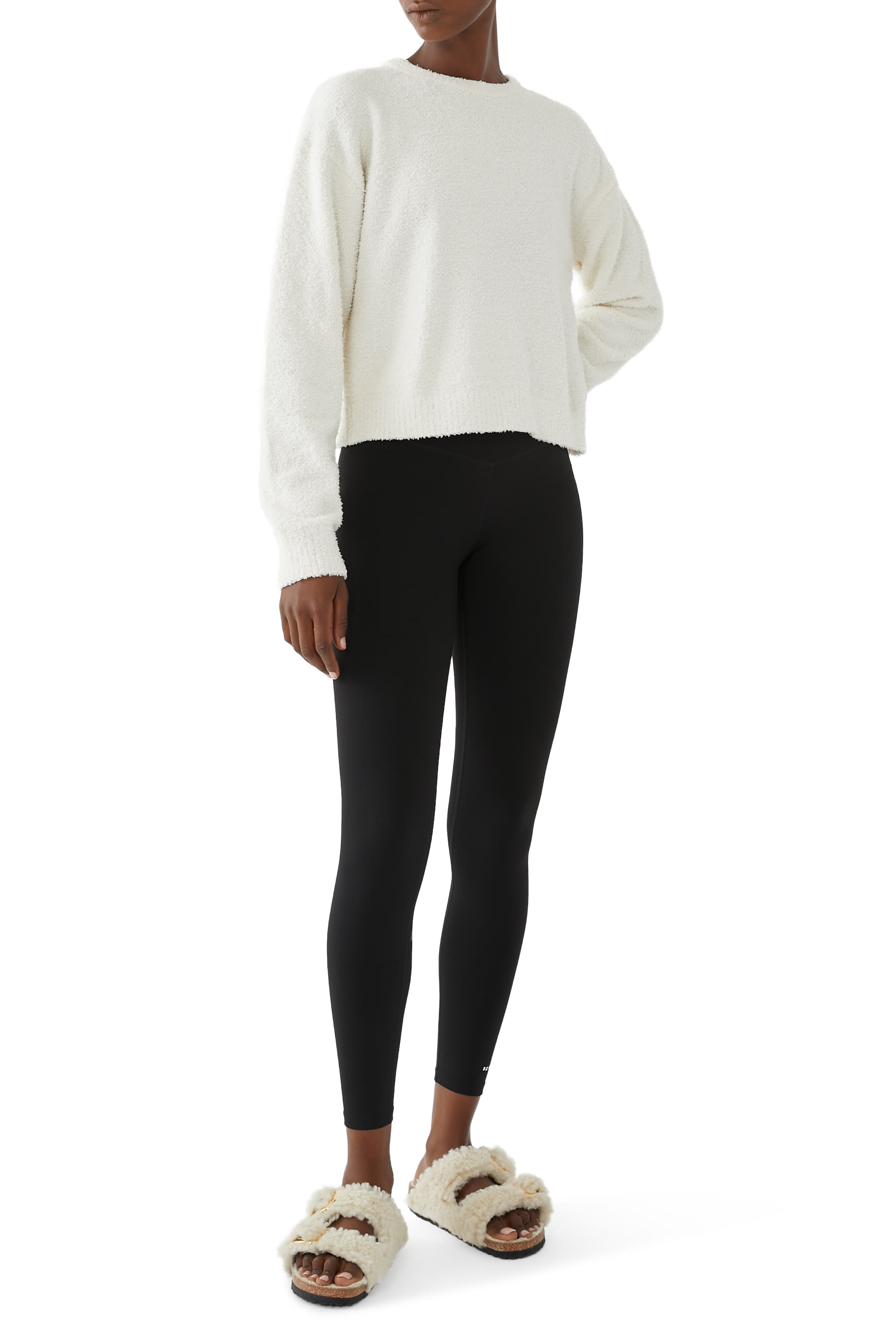 سترة بلاش بتصميم كنزة