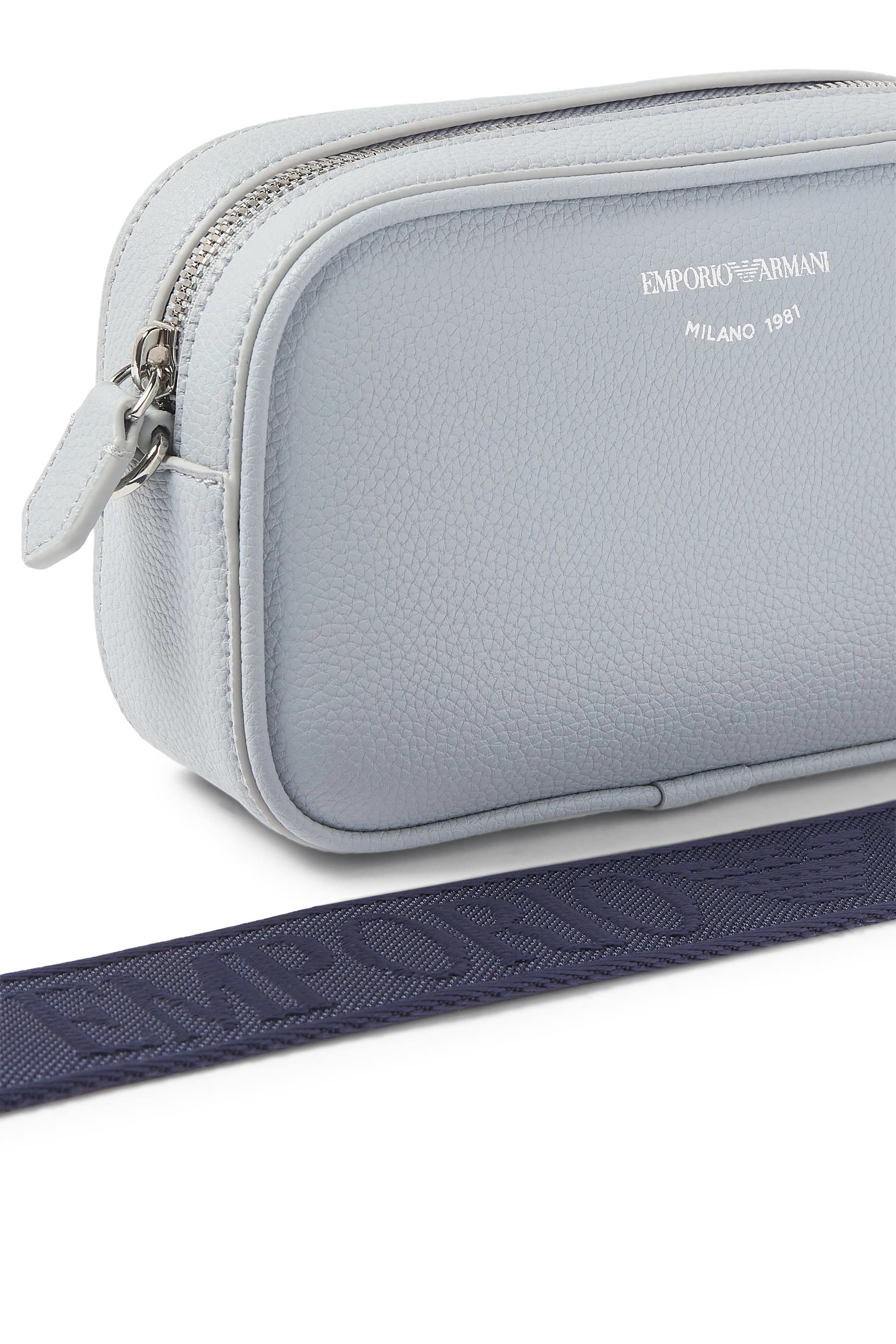 حقيبة كاميرا كروس بشعار الماركة