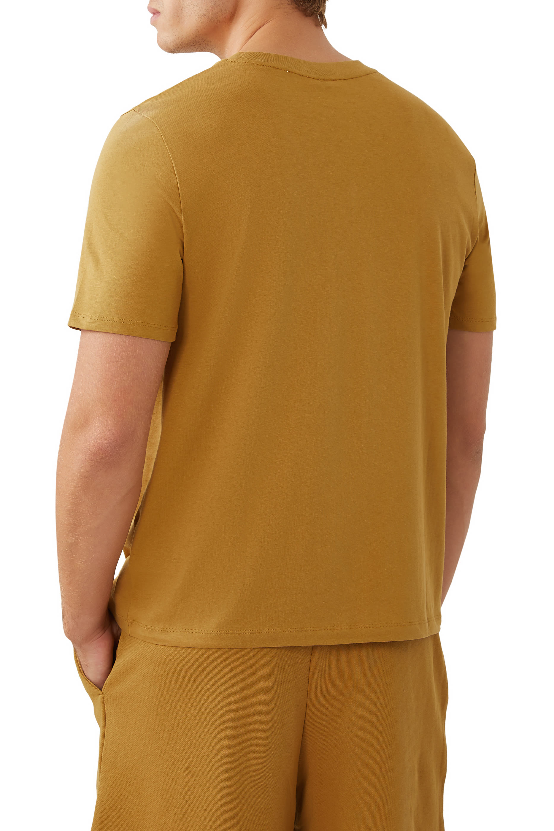 تيشيرت قطن عضوي بتصميم كلاسيكي