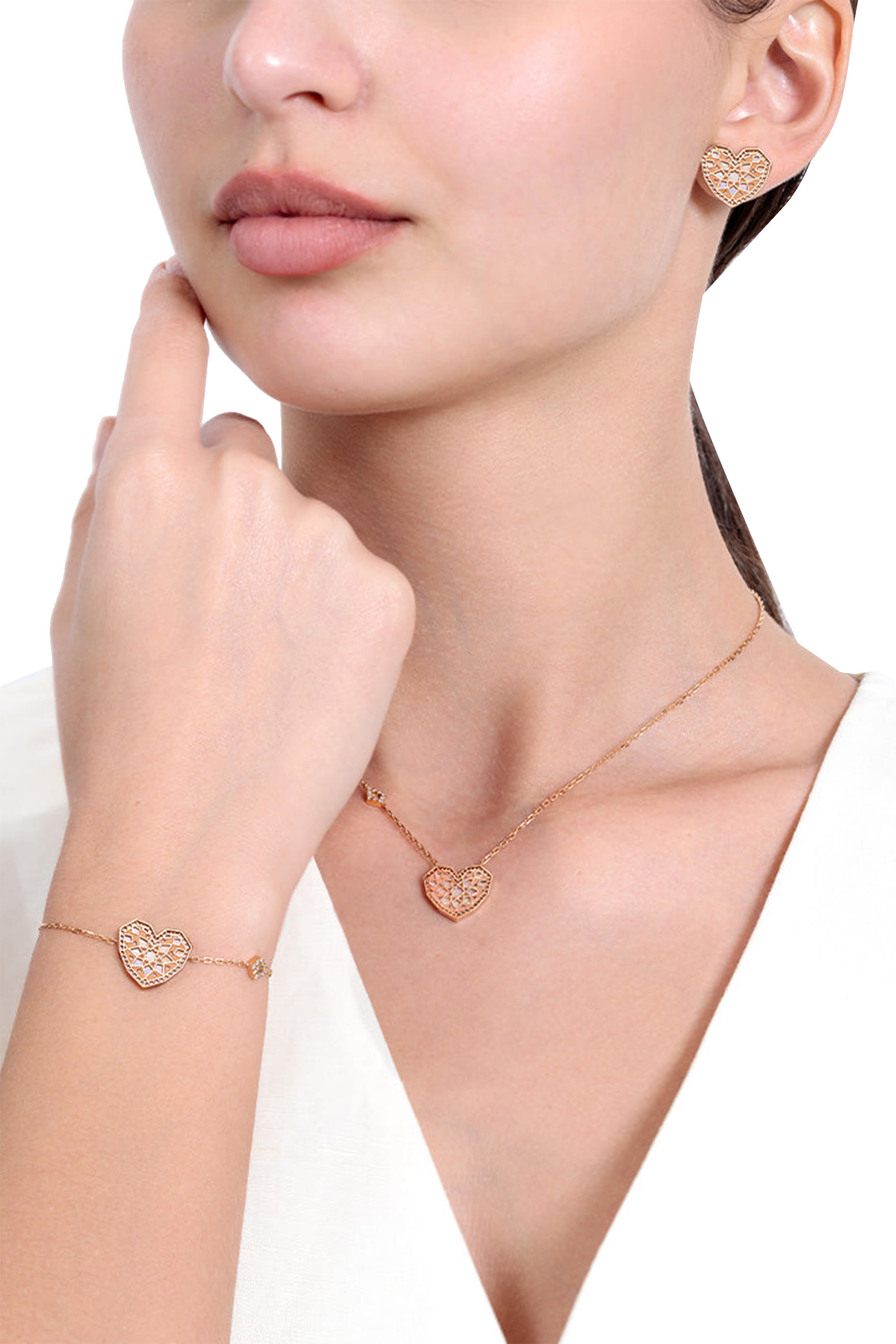 أقراط قلب تراث صغيرة مرصع بعرق اللؤلؤ، ذهب وردي عيار 18