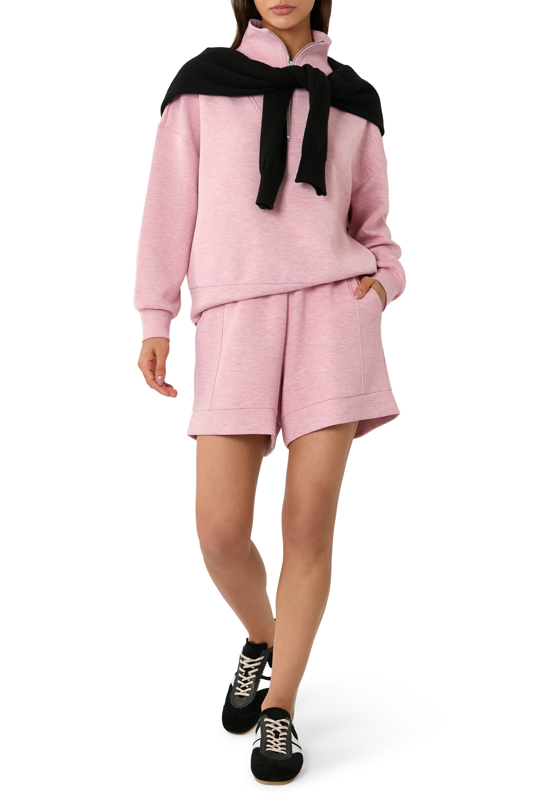 شورت أتريوم بخصر مرتفع 4.5&rlm; بوصة