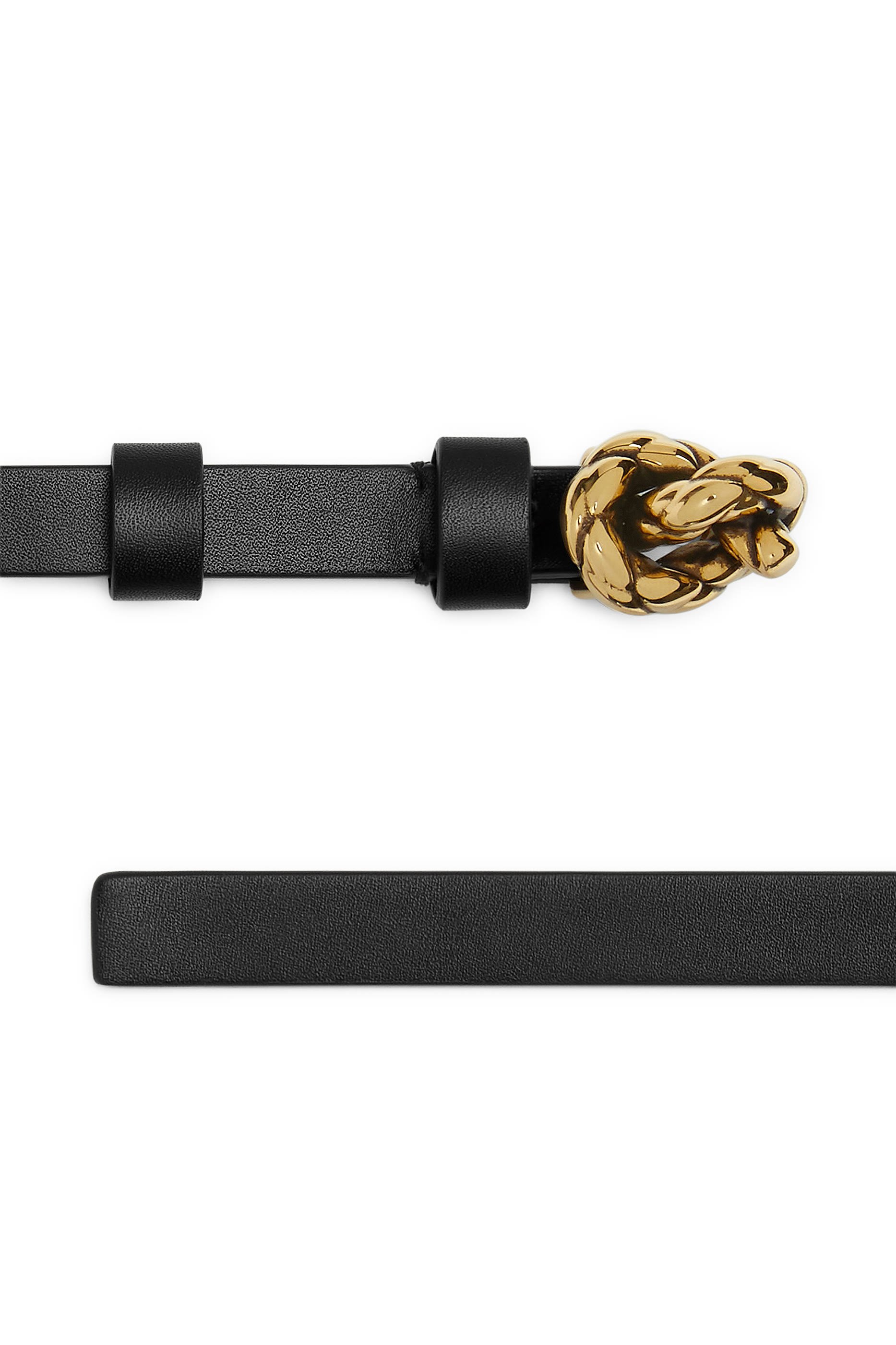 حزام مزين بعقدة