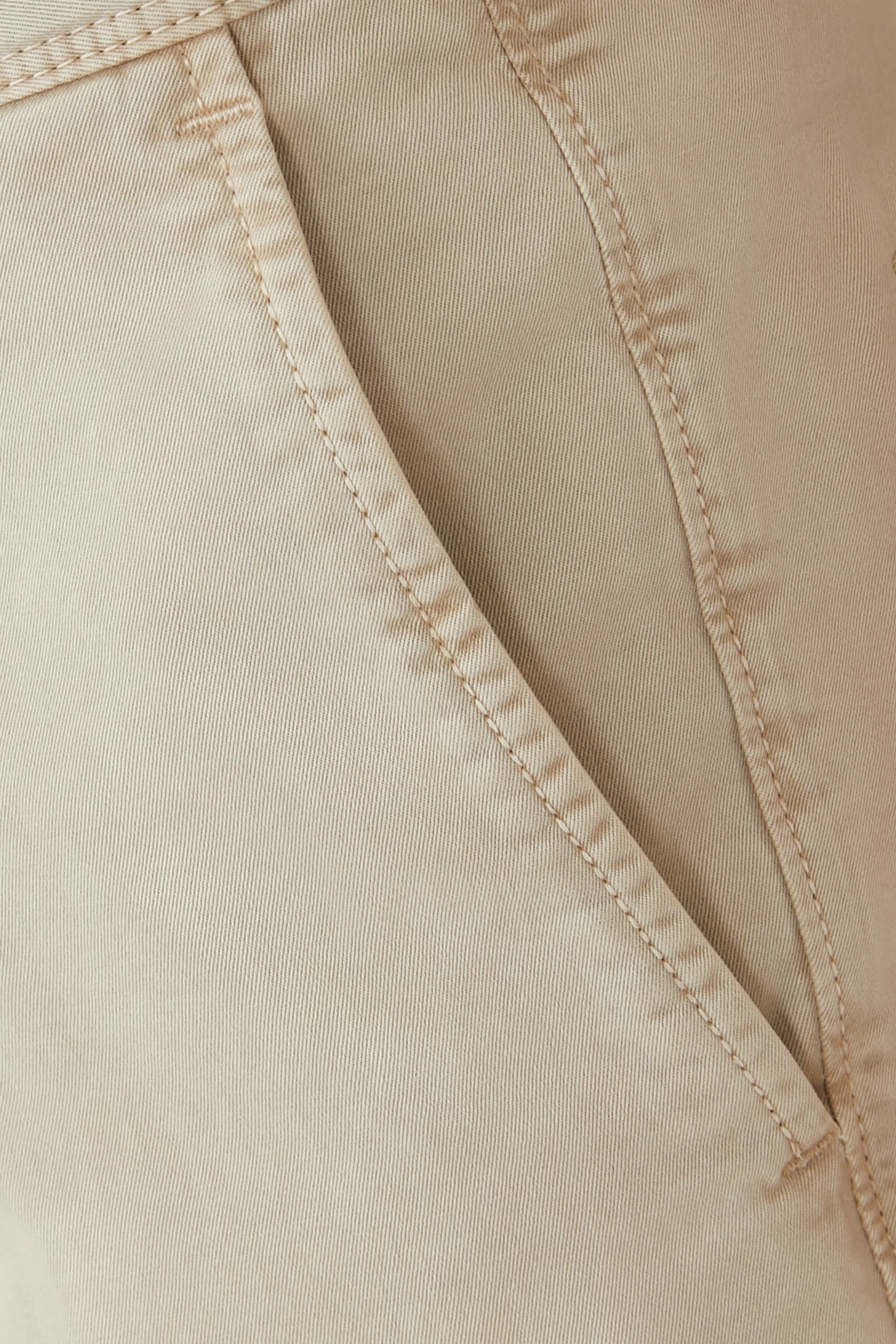 بنطال انكوتكس بقصة ضيقة غبردين مطاطي