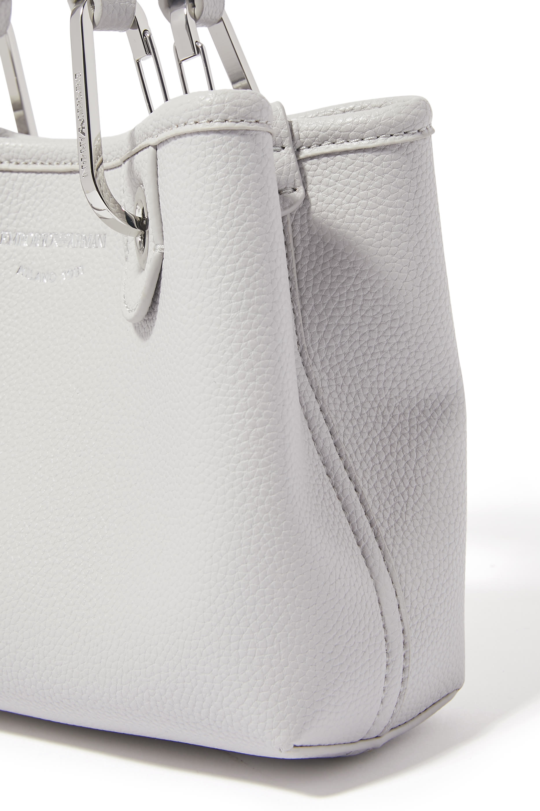 حقيبة يد صغيرة بنقشة شعار الماركة