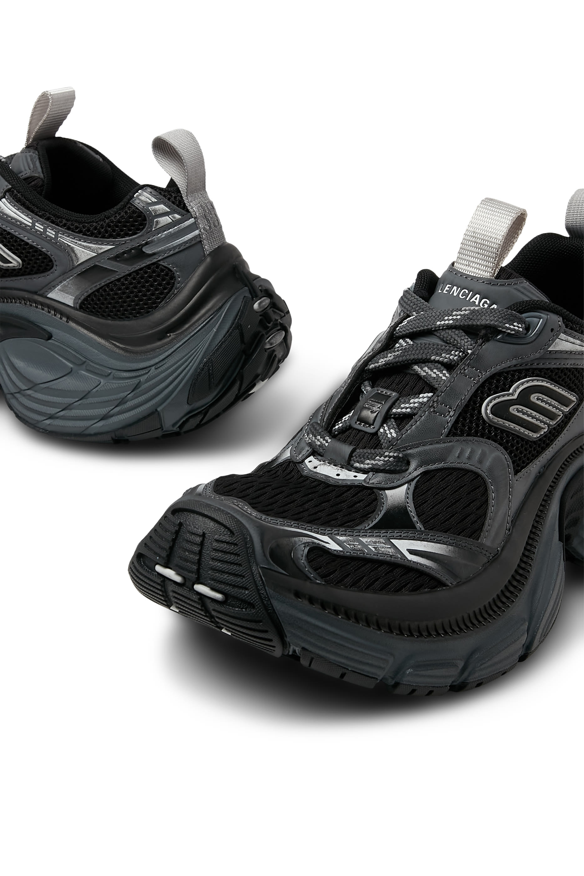 سنيكرز 6 إكس إل